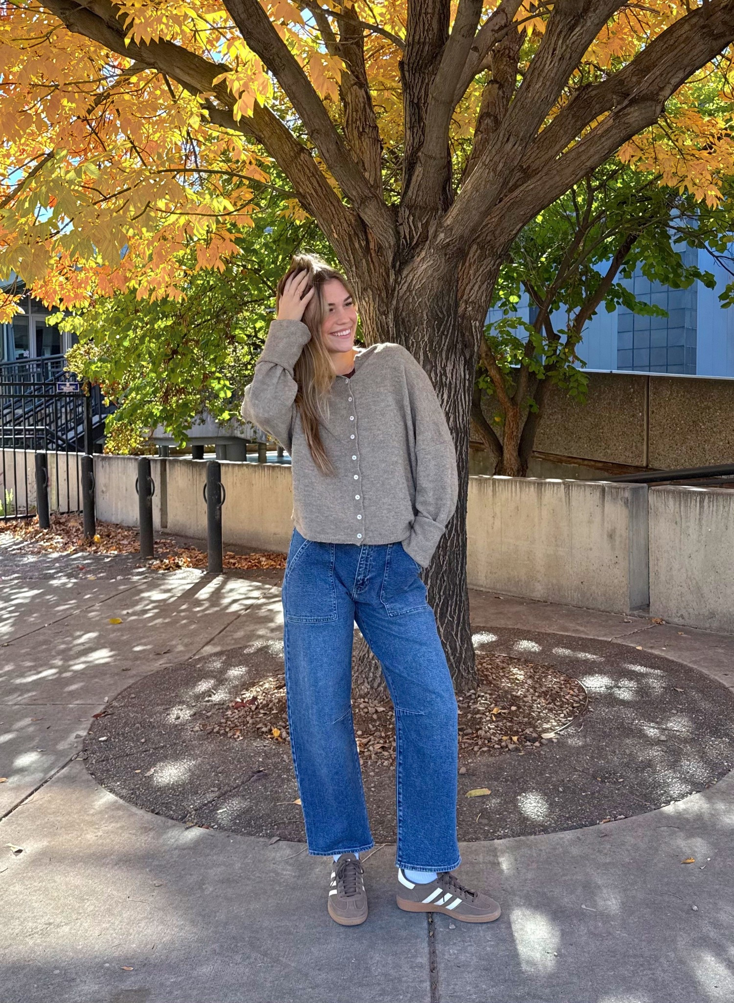sweater is a size S, jeans are a 25! i’m 5’6 for reference:)