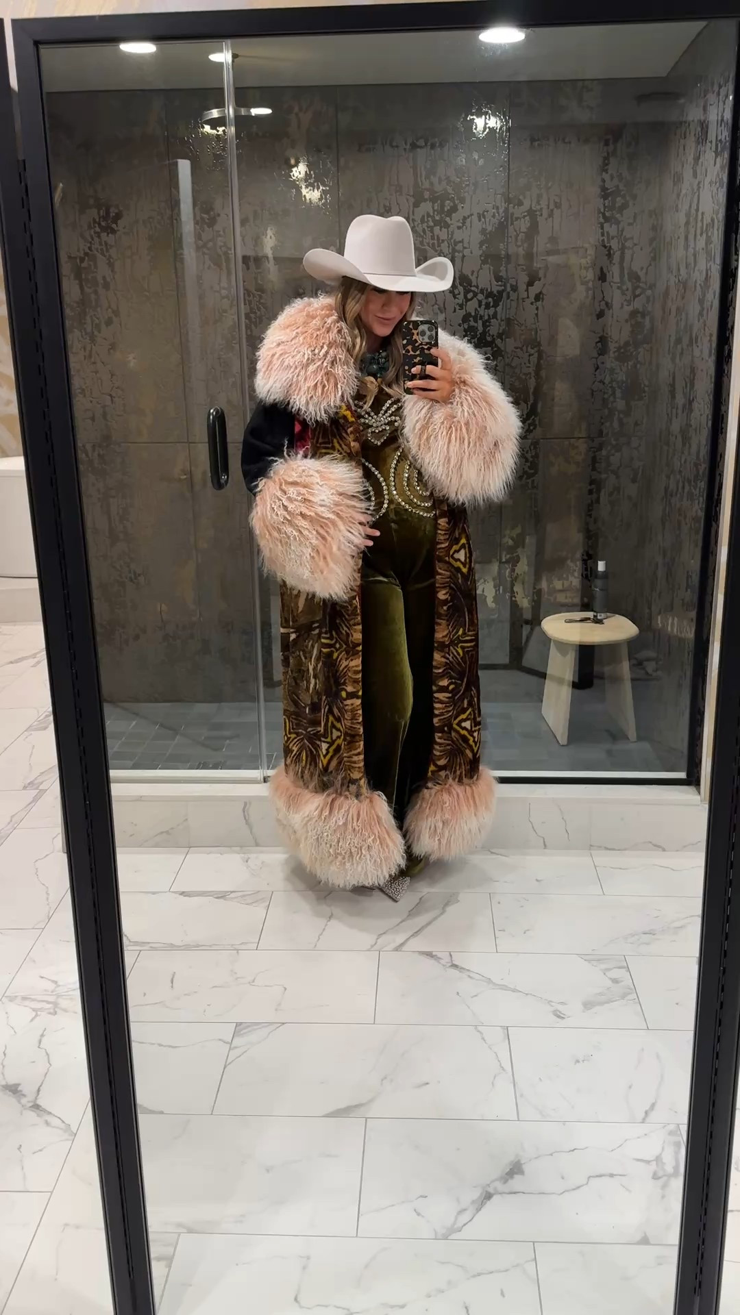 Wearing a medium in the top and a size 8 in the pants to fit 🤰🏼 jacket from nomadicreign.com 

#LTKHoliday #LTKBump #LTKootd