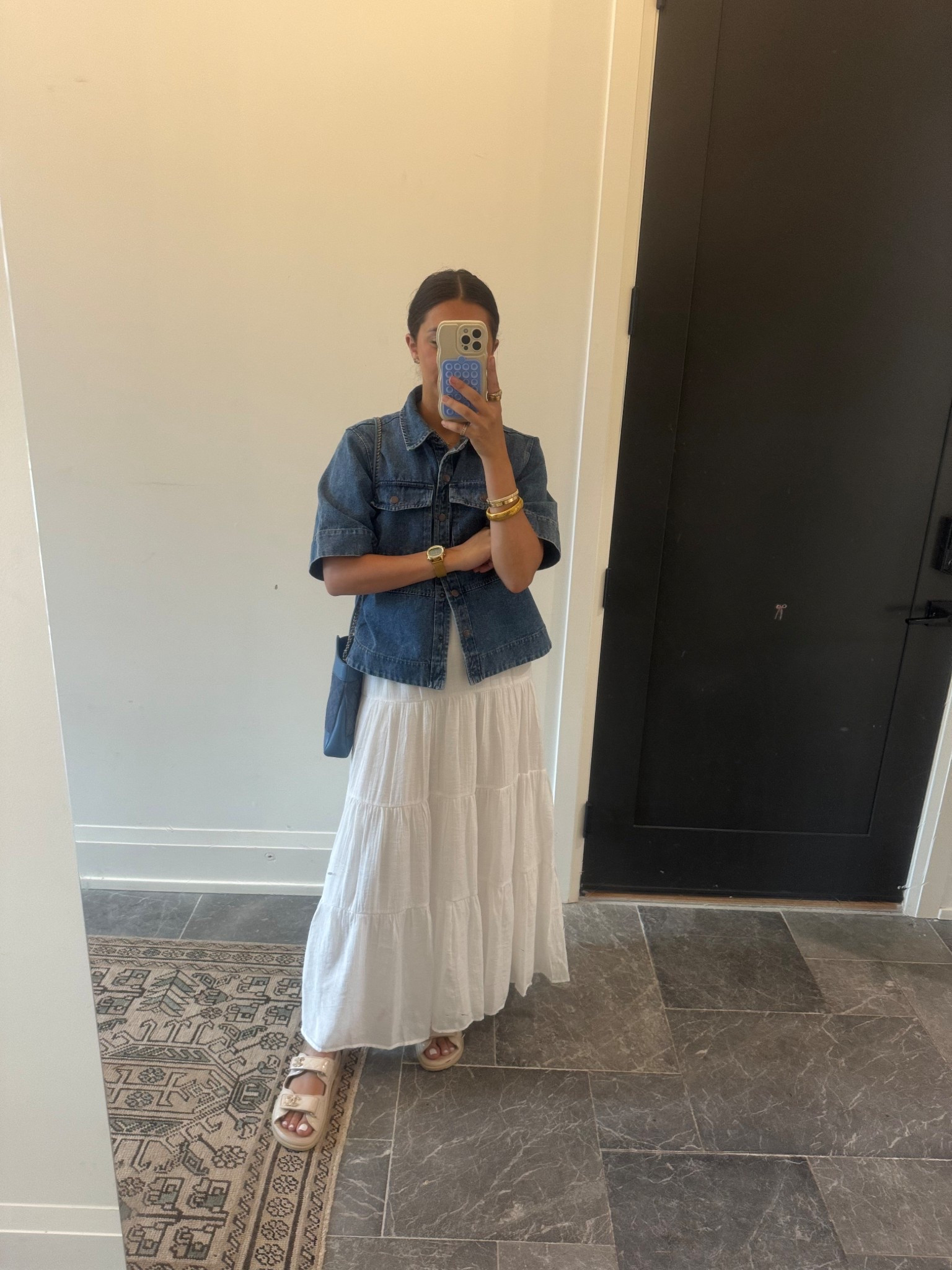 Top: Small
Bottom: small 

Maxi skirts have been a go to for comfort for me lately! I love this white lightweight one