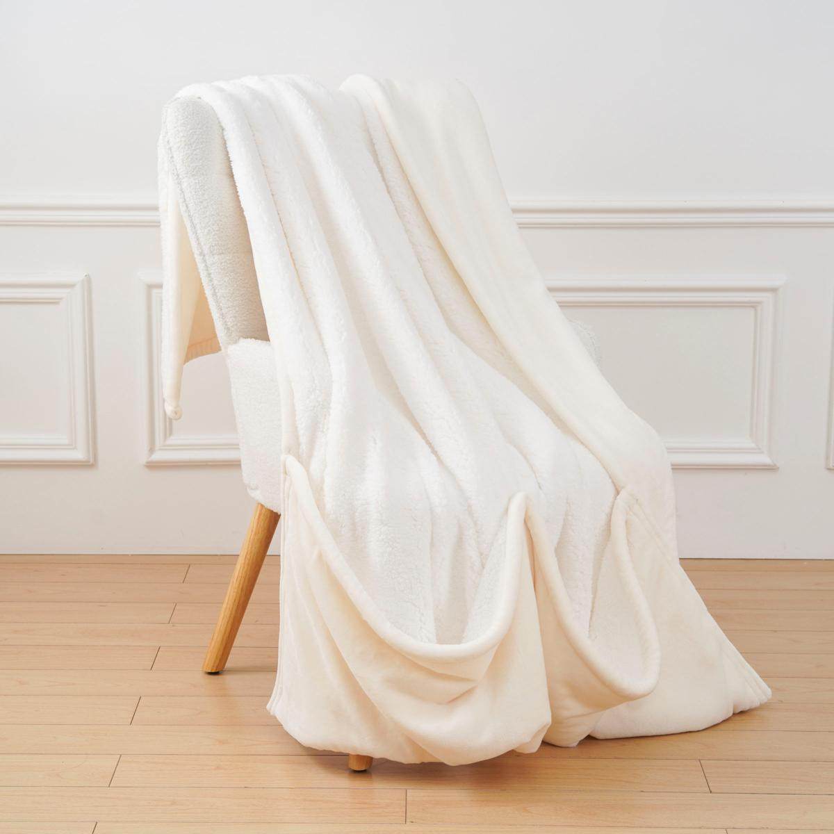 Warm & Cozy Plush and Sherpa 60" x 70" Throw with Foot Pocket | HSN