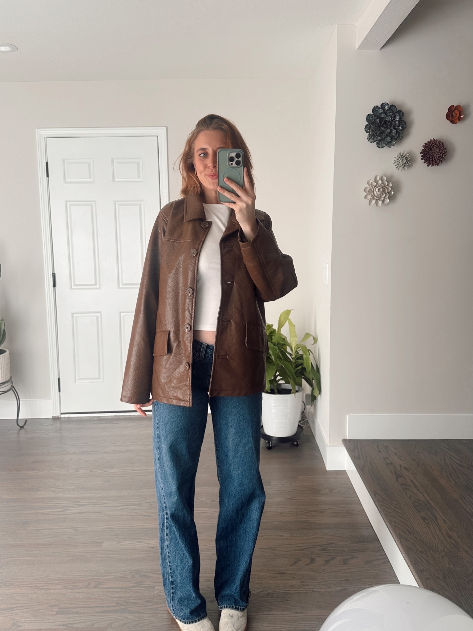 Oversized leather jackets make for a perfect winter outfit🤎

#LTKootd #LTKValentine #LTKgrwm