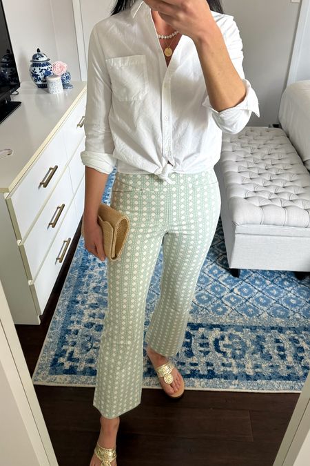 25% off these adorable pants and necklaces from Spartina 449 during this weekend’s Memorial Day sale!

I have been looking for a cute pair of pants that aren’t denim and can be worn casually and dressed up. I love this pair so much! They’re super comfy! They pull on, are very soft, and very flattering! Cute with a button down top or a tee or tank.

Sizing:
Pants fit very TTS, I’m wearing a S. 

Classic style, sale alert, preppy, work outfit, women’s summer outfit #gifted #ad 

#LTKFindsUnder100 #LTKFindsUnder50 #LTKSaleAlert