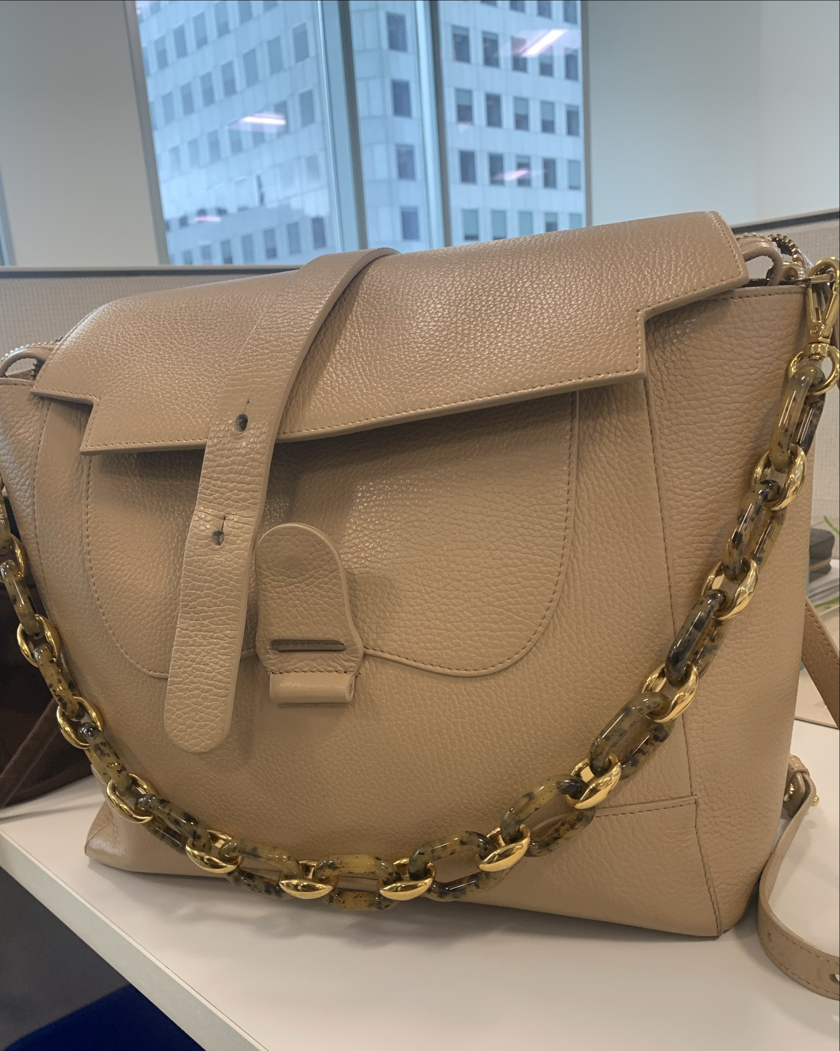 This season’s work bag is the Senreve Maestra bag 💼 in beige pebble leather! Bag and backpack with multiple ways to wear it. Senreve bridges style with space beautifully! Shop the bag below ⬇️ 

#LTKootd #LTKWorkwear #LTKdayinmylife