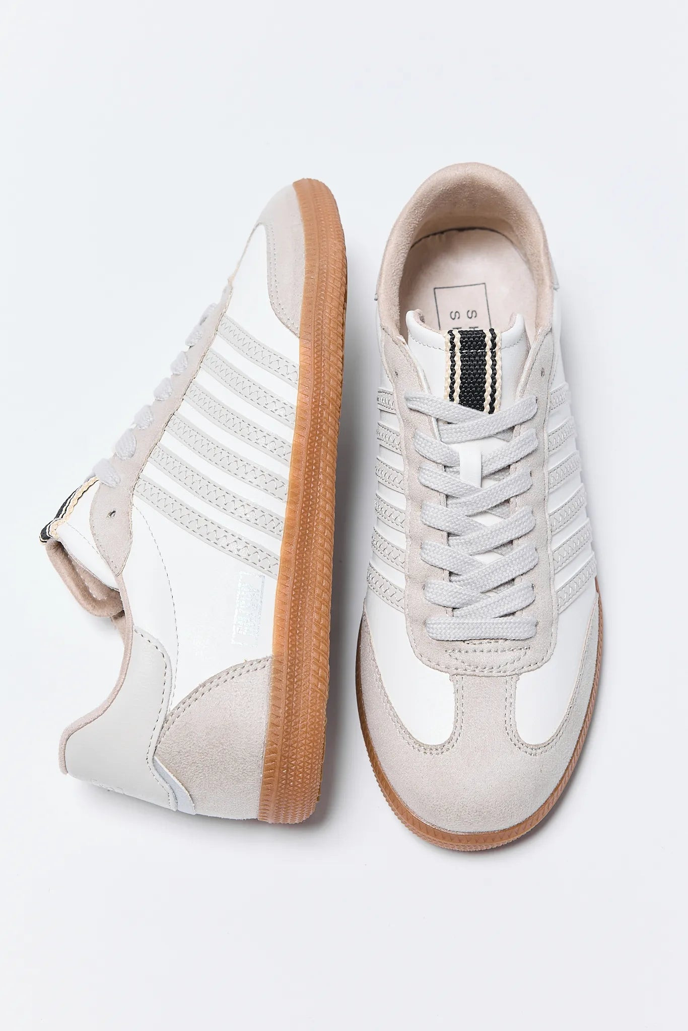 Stevie Sneakers- White | Avara