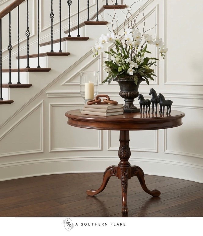 Home Decor/ Pedestal End Table: Homd accessories