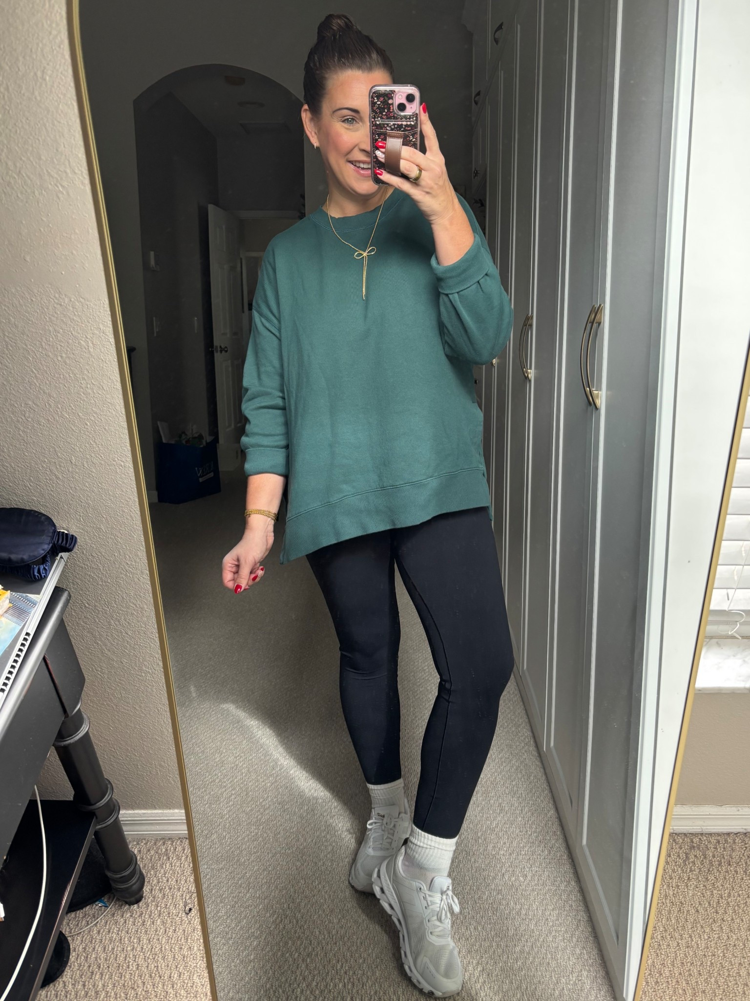 Comfy weekend fit- love this tunic style sweatshirt! 

TTS- medium in everything 

#LTKMidsize #LTKActive