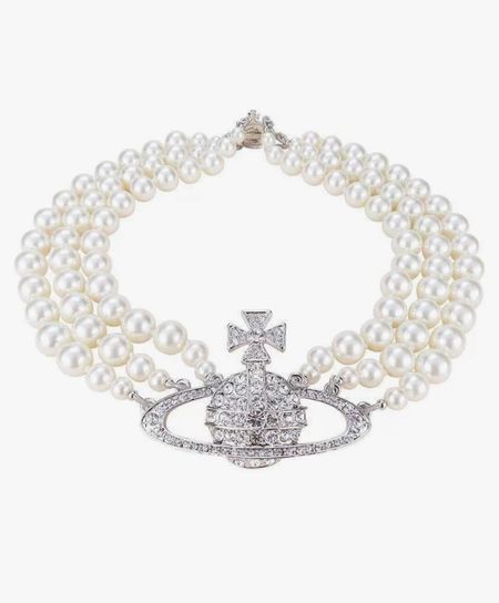 Here’s a great alternative to the Vivianne Westwood pearl and orb necklace. Just $15

#LTKFindsUnder100 #LTKFindsUnder50 #LTKStyleTip