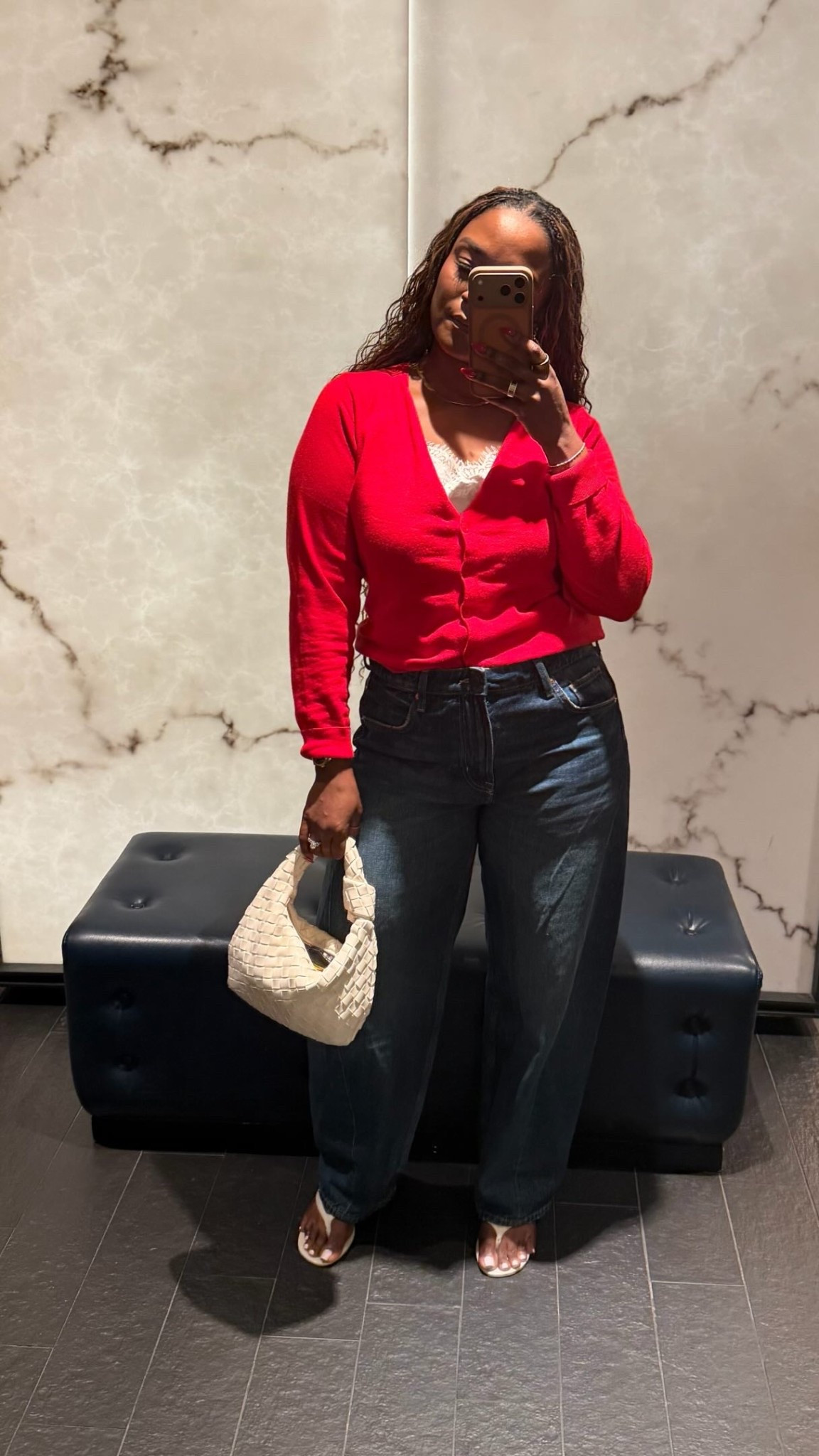 The pre-fall capsule edit with @hm Think elevated denim cuts, structured silhouettes, and versatile tops you don’t have to overthink. Which pieces are your favourite?

#HMHaul #PreFallFashion 
Capsule wardrobe, Day to night style,
Denim style #hmxme