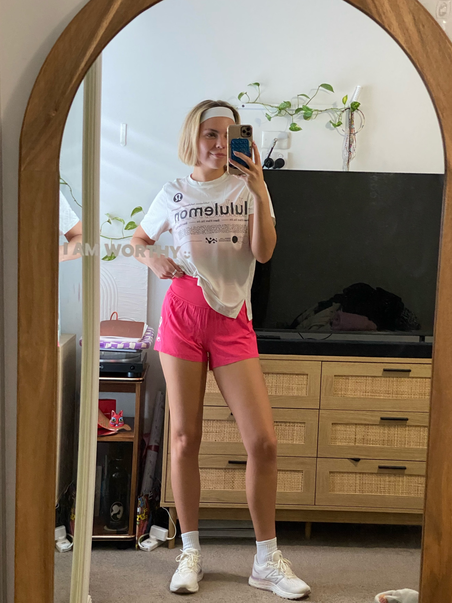 size XS in bra & shorts (would size up in shorts if you want a looser fit!). 
Shirt is a S. 


#LTKFitness #LTKaustralia #LTKFind