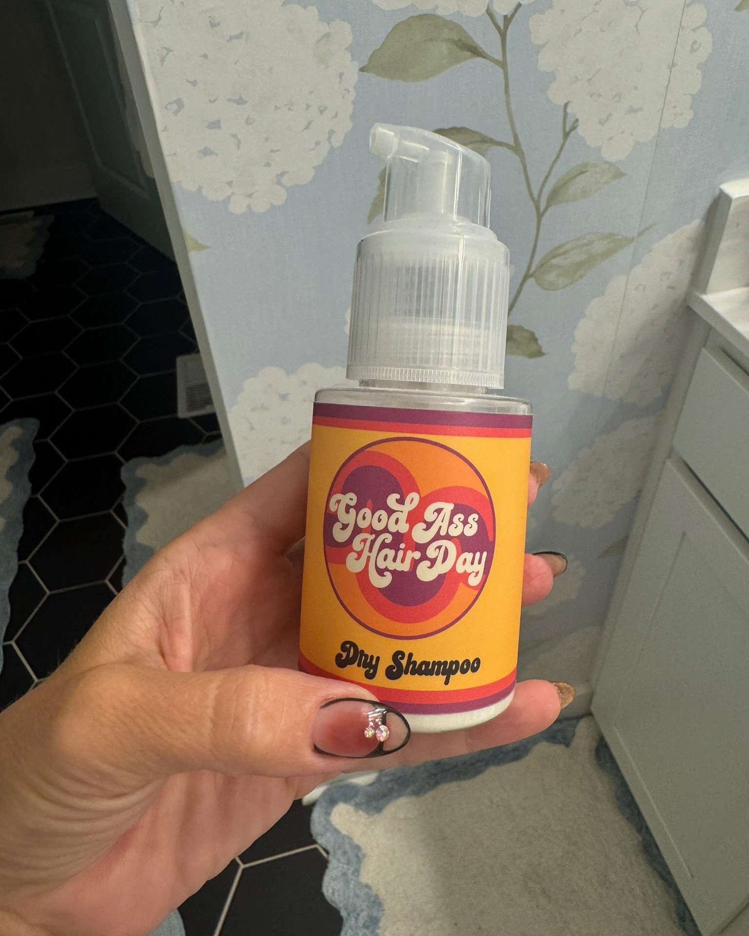 Blowout that lasts 4–5 days 💁🏼‍♀️✨
My weekly blowout kit (licensed hairstylist approved): scalp + shine reset, K18 heat protectant, rollers/brush tools, and my go-to dry shampoo. All linked here.

#LTKmorningroutine #LTKgrwm #LTKselfcare