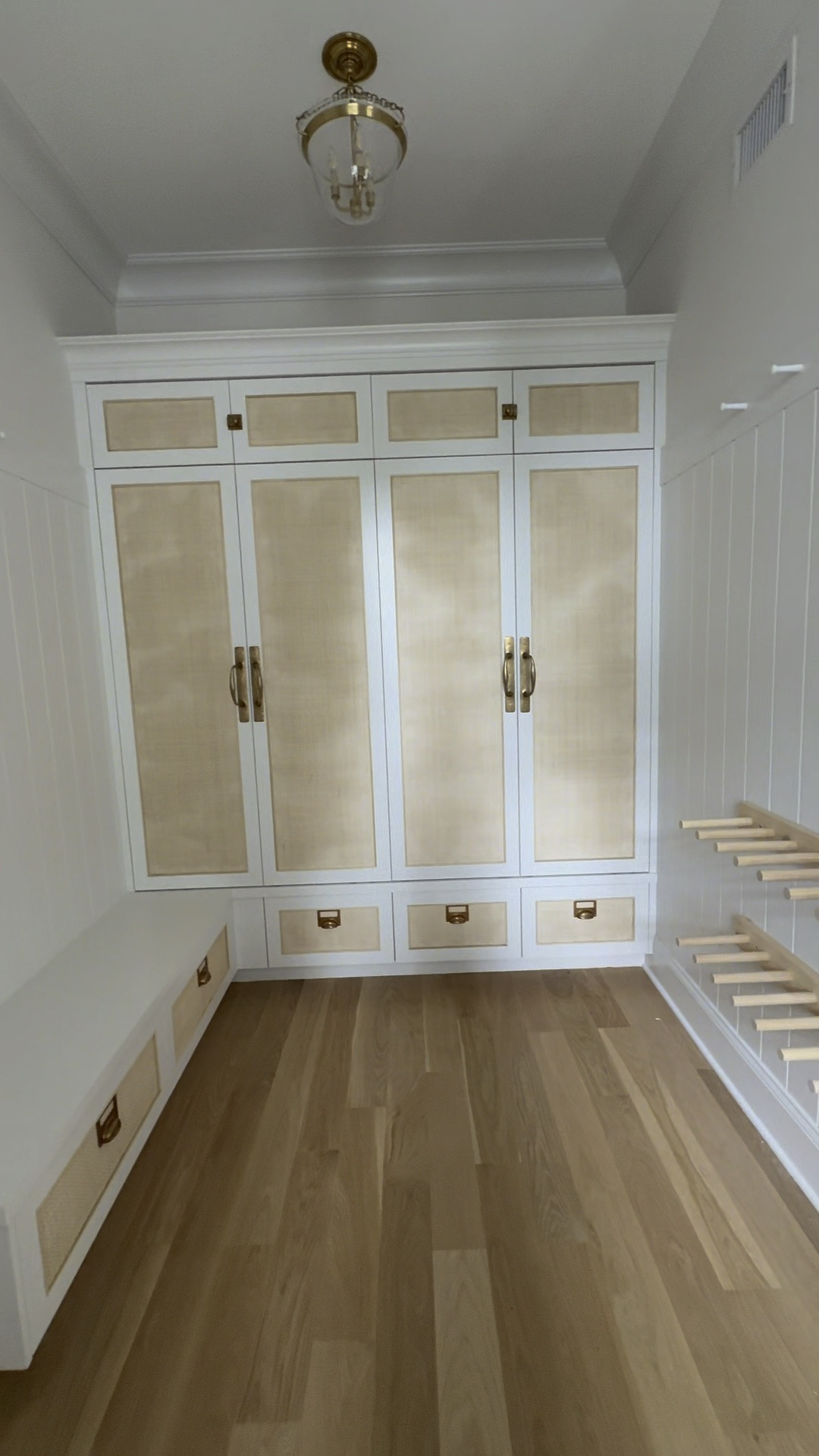 Mudroom Before & After ⭐️

#LTKFamily #LTKHome #LTKKids