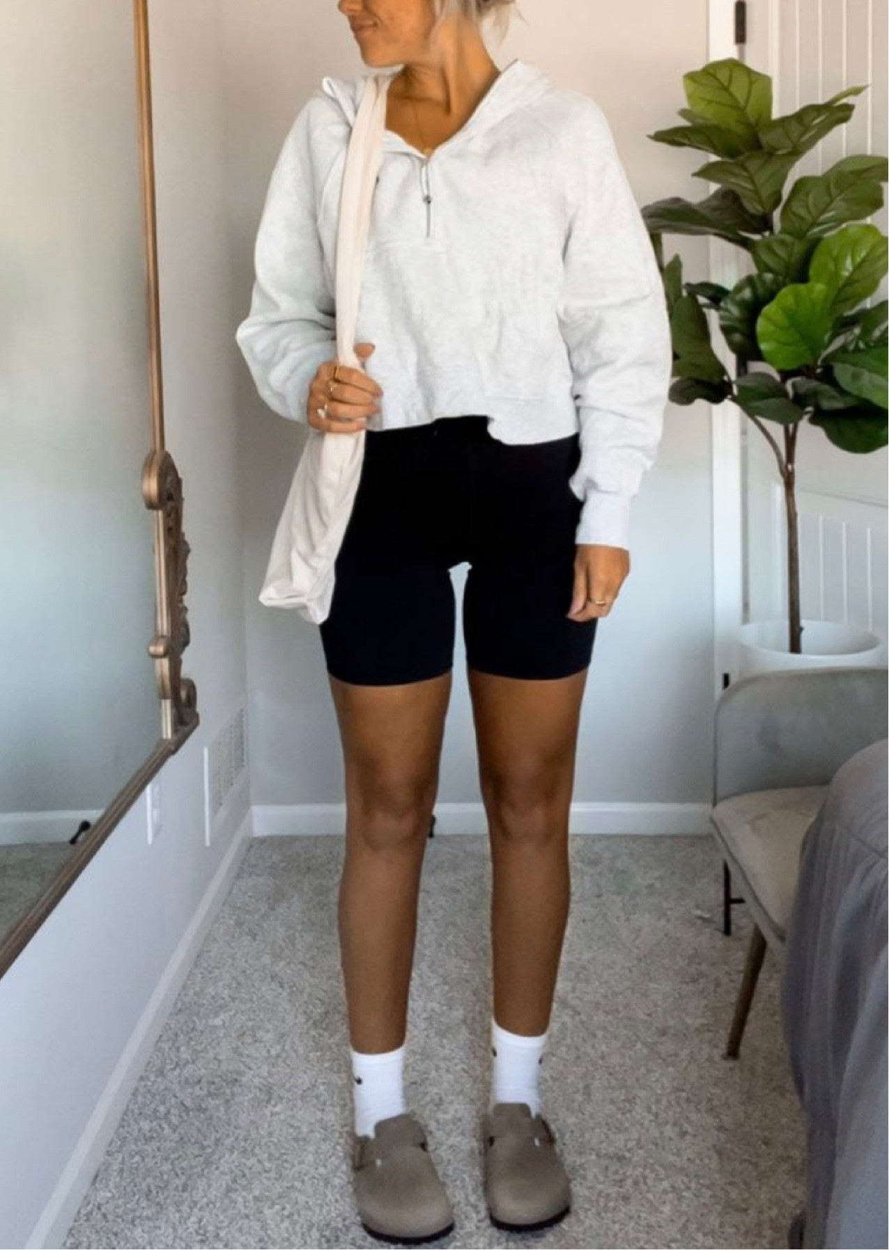 Simple girl fit 

#LTKstyletip #LTKsalealert #LTKGiftGuide