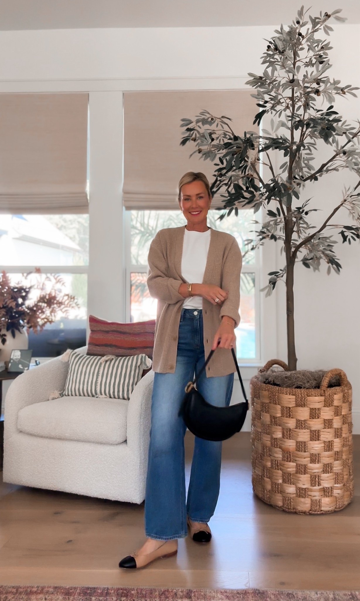 Sweater: XS
Jeans: 26 

#LTKSeasonal #LTKOver40 #LTKStyleTip