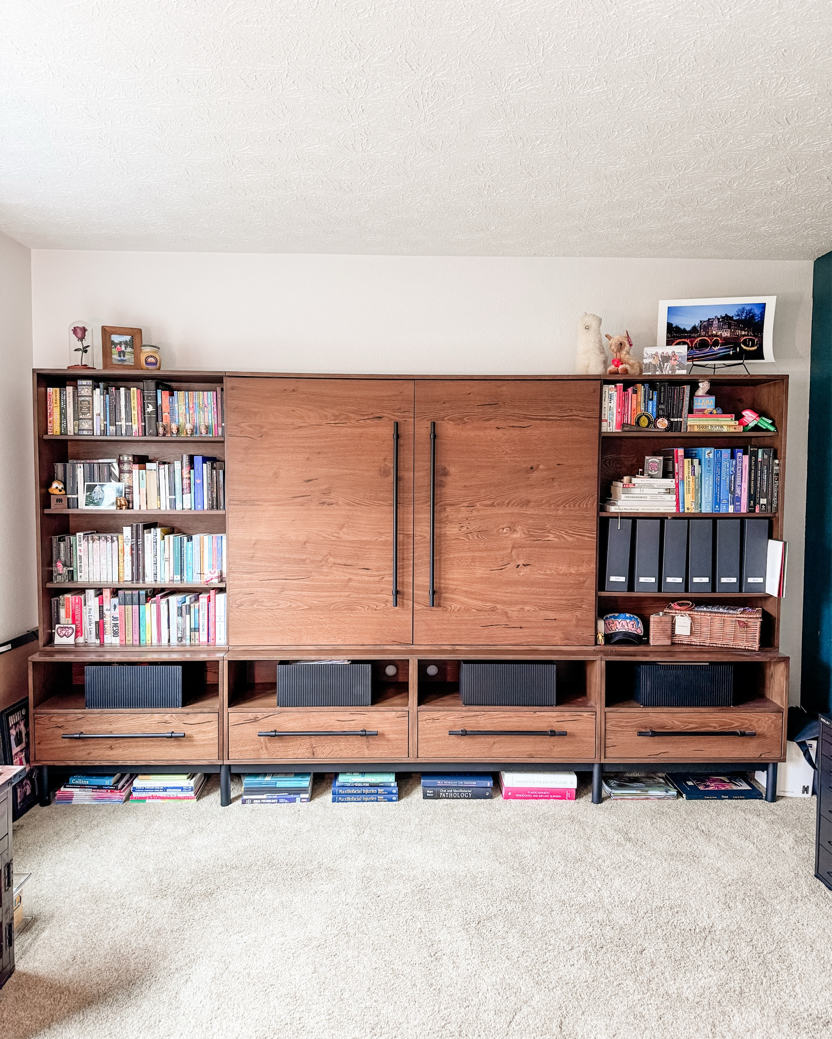 What if you had an entire room in your home that was just waiting to see its full potential?? And what if you could have that space entirely transformed while you were out for the day??

While we love the opportunities when we work side by side with our clients, we get how busy life can be, especially during the holidays. If you have a room (or two) that needs some love and attention before the guests roll in, we would be honored to help! Even if you are away taking care of the multitude of things on your own list!

Imagine the gifts that can be wrapped, the art projects that can be completed, the potential moment to sneak away and read a book in this newfound cozy space?!

#officetransformation #happyholidays #organizedcarmel