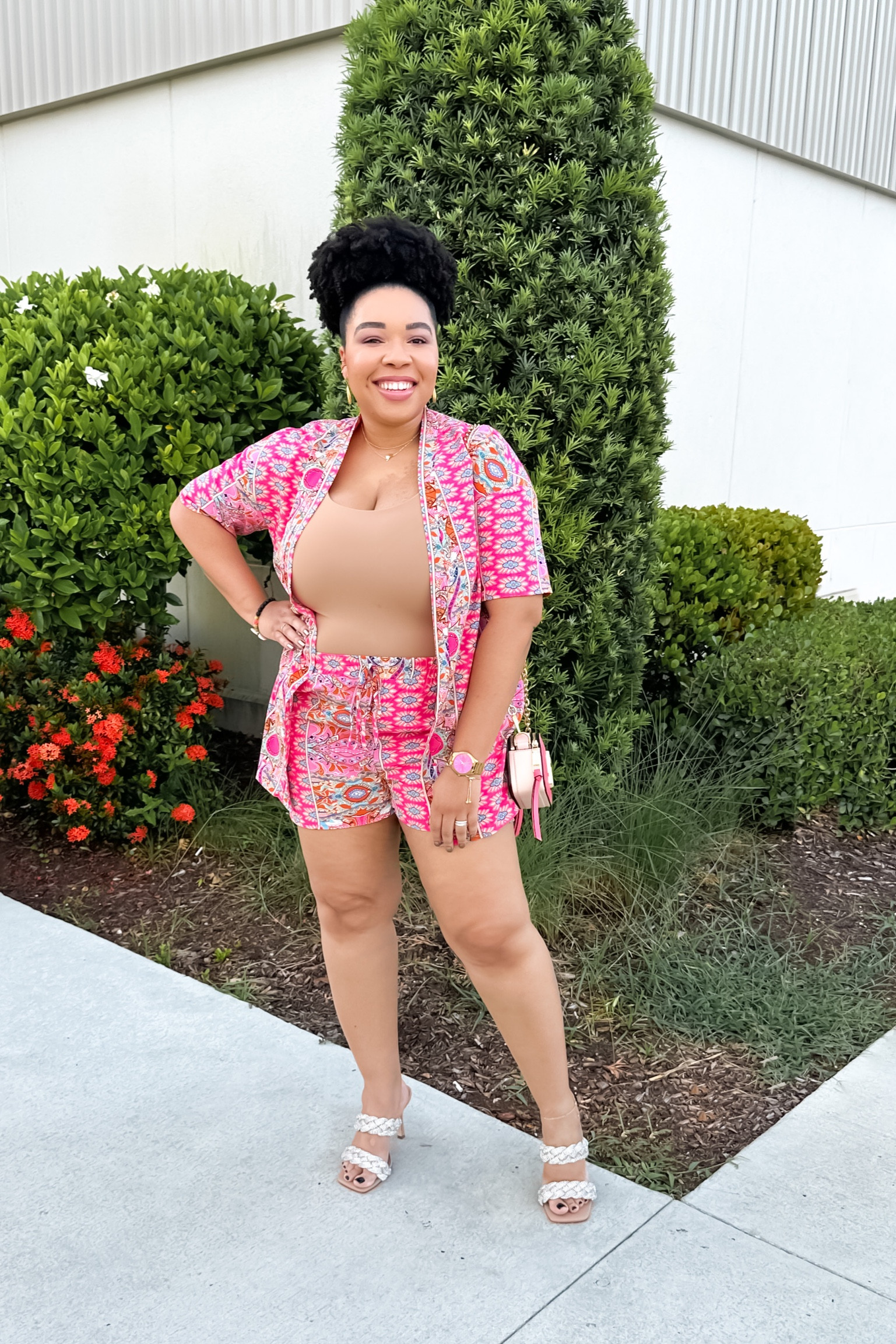 Pink 2 piece set. I’m wearing a XL in the set, M in the bodysuit. There are only a few sizes left in the shoes so I linked a couple of similar options.

#ltkcurves ##curvyfashion #pinkoutfit #amazonfinds

#LTKfindsunder100 #LTKsalealert #LTKmidsize