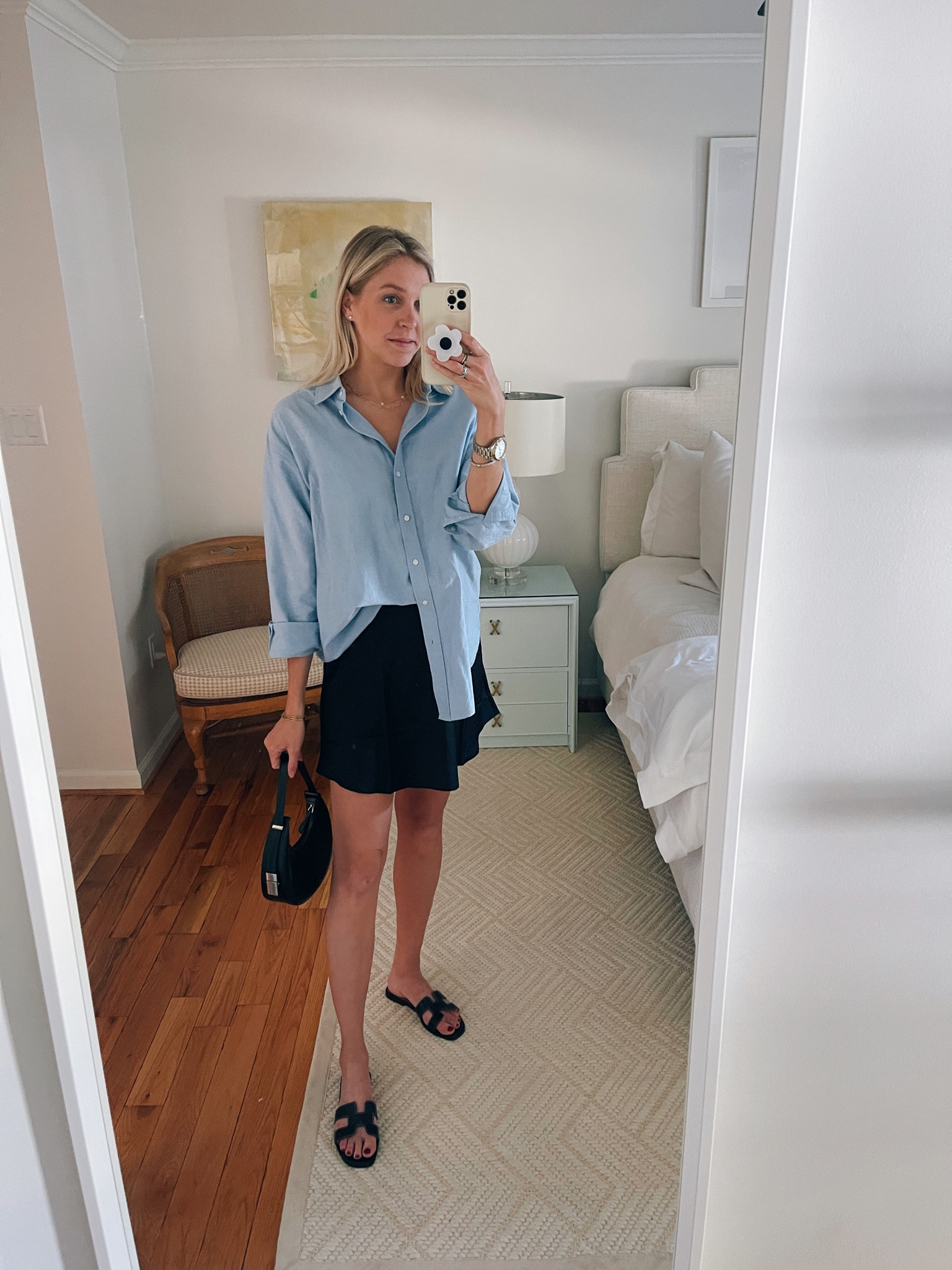 Causal silk mini skirt styling for everyday.