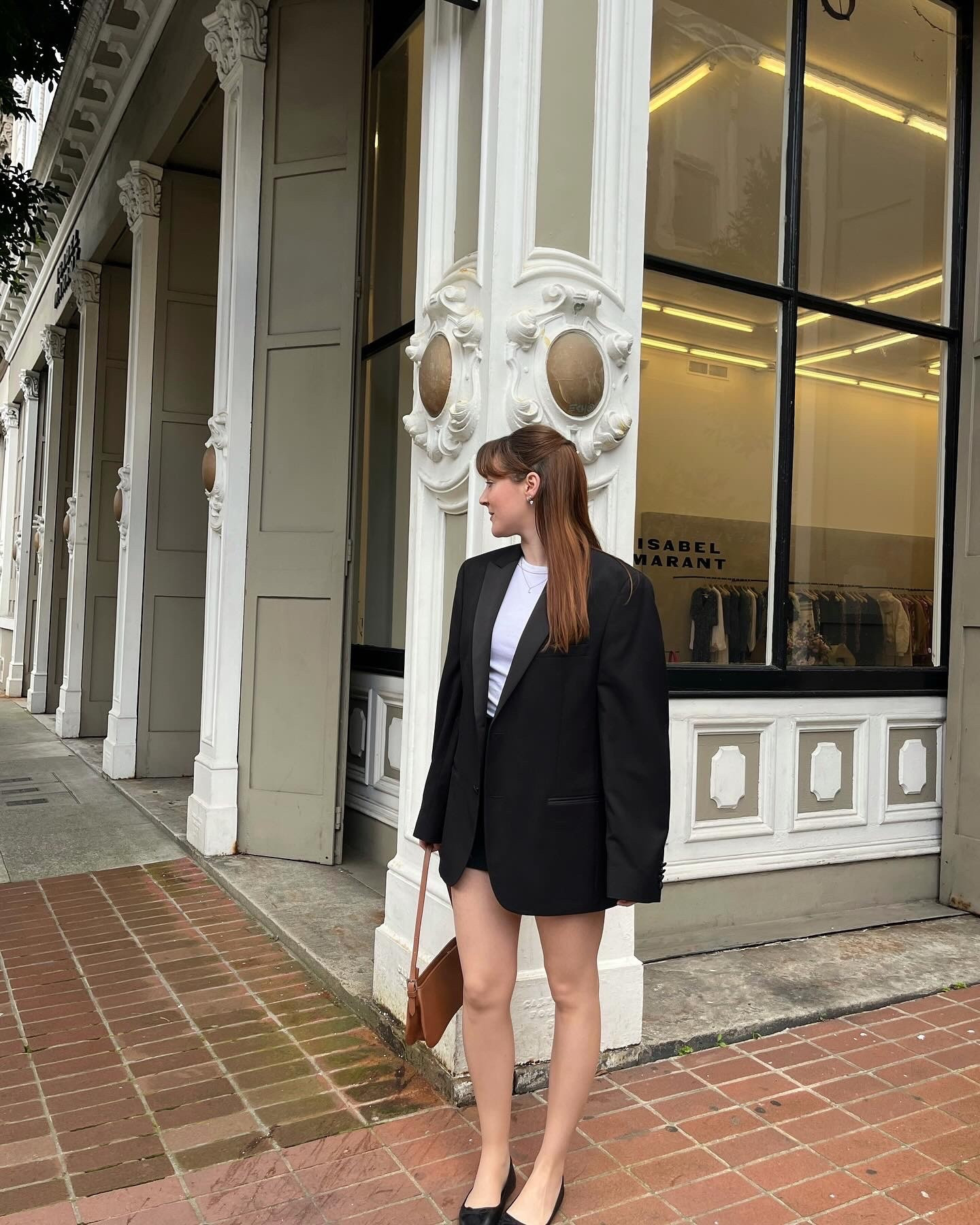 when you steal your man’s suit jacket and turn it into a cute fit - pssst don’t tell him 🤭 

.
.
.
#ootd #frenchgirl #fashion #frenchstyle #fashionstyle #fashionblogger #minimalist  

#LTKFindsUnder100 #LTKStyleTip #LTKSeasonal