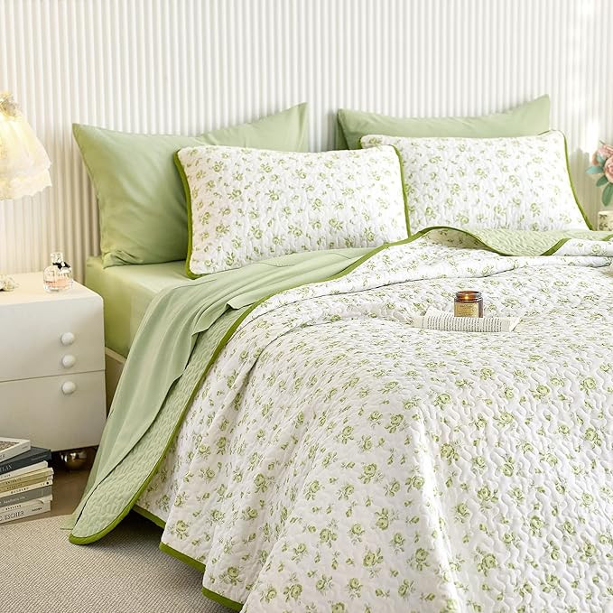 Wake In Cloud - Floral Quilt Set, Coquette Cottagecore Shabby Chic Flower Pattern for Women Teen ... | Amazon (US)