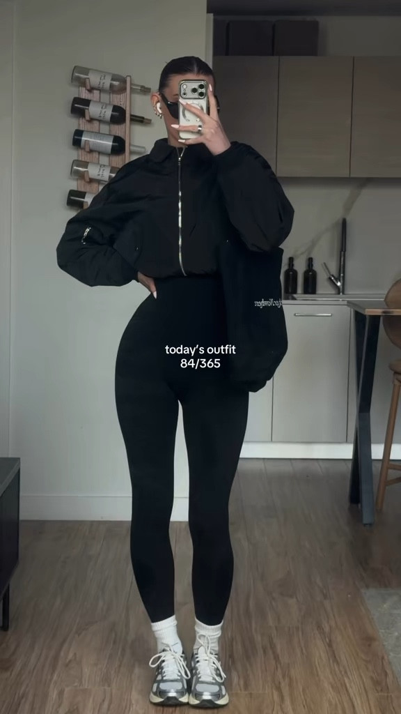 casual all black ootd 

#LTKootd #LTKgrwm #LTKActive