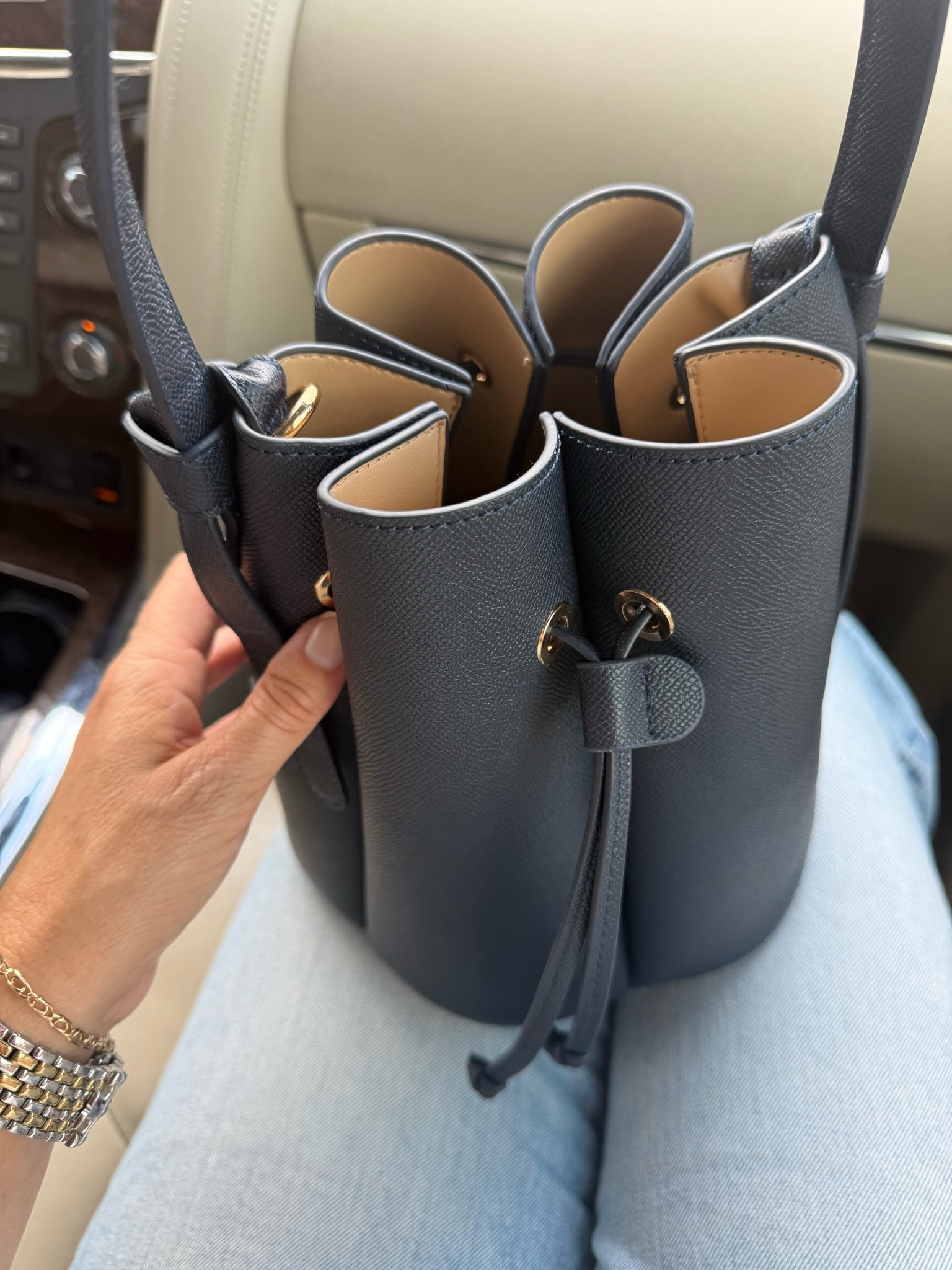 Taking this cute scallop bag out for its first dinner date - love the navy blue!!

#LTKOver40