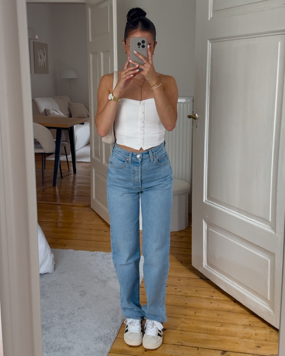 blue jeans 

#LTKsummer #LTKdeutschland #LTKstyletip