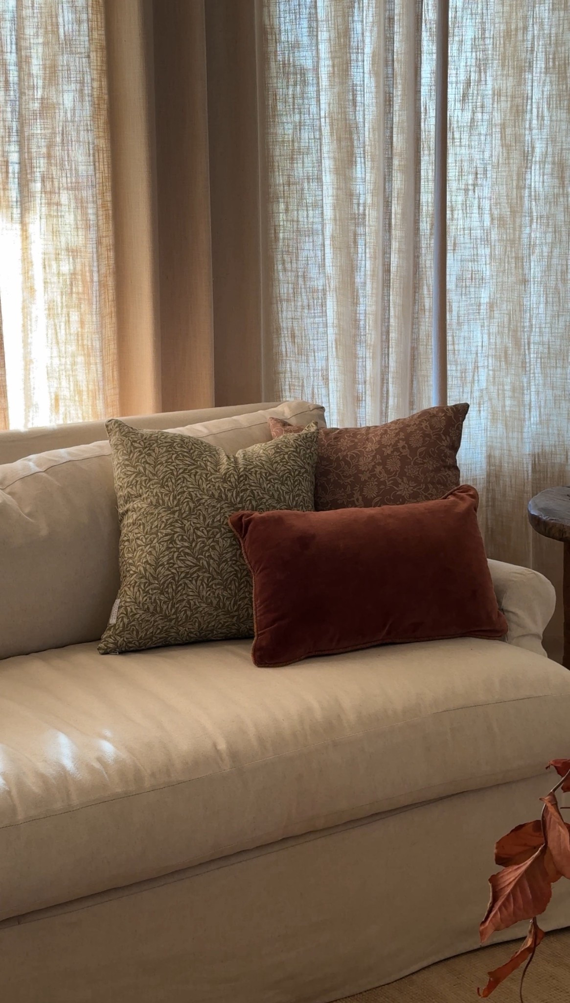 fall living room views

fall living room, budget friendly pillows, budget friendly living room, warm neutrals, warm neutral living room 

#LTKSeasonal #LTKStyleTip #LTKHome