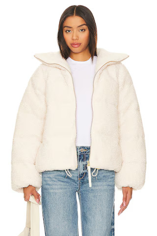 Varley Wilkins Sherpa Puffer Jacket in Sandshell from Revolve.com | Revolve Clothing (Global)