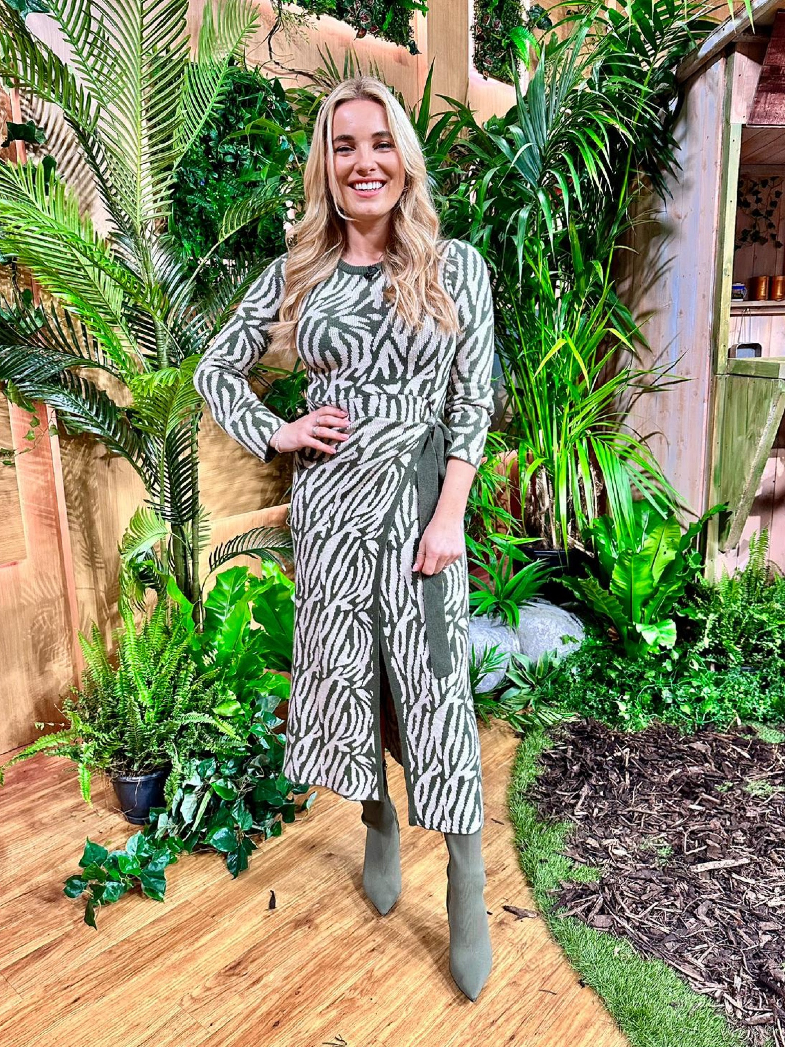 Alternatives linked for the dress 💚
River island boots 💚
Zebra dress, green outfit, knitted dress, maxi dress, seasonal fashion, green fashion, green boots, autumnal style, transitional style 

#LTKstyletip #LTKSeasonal #LTKeurope