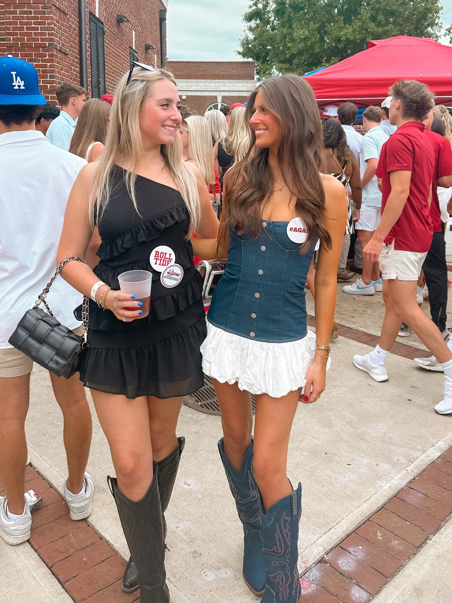 i’m wearing size 0 for reference :)
college gameday fit
alabama outfit
gameday outfit
sec football
country countertop
denim on denim
fall outfit


#LTKStyleTip #LTKSaleAlert #LTKFindsUnder100