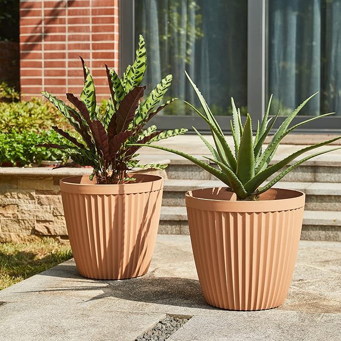 Glitzhome Set of 2 Planters for Outdoor Plants Oversized Eco-Friendly Faux Terracotta Fluted Flow... | Amazon (US)