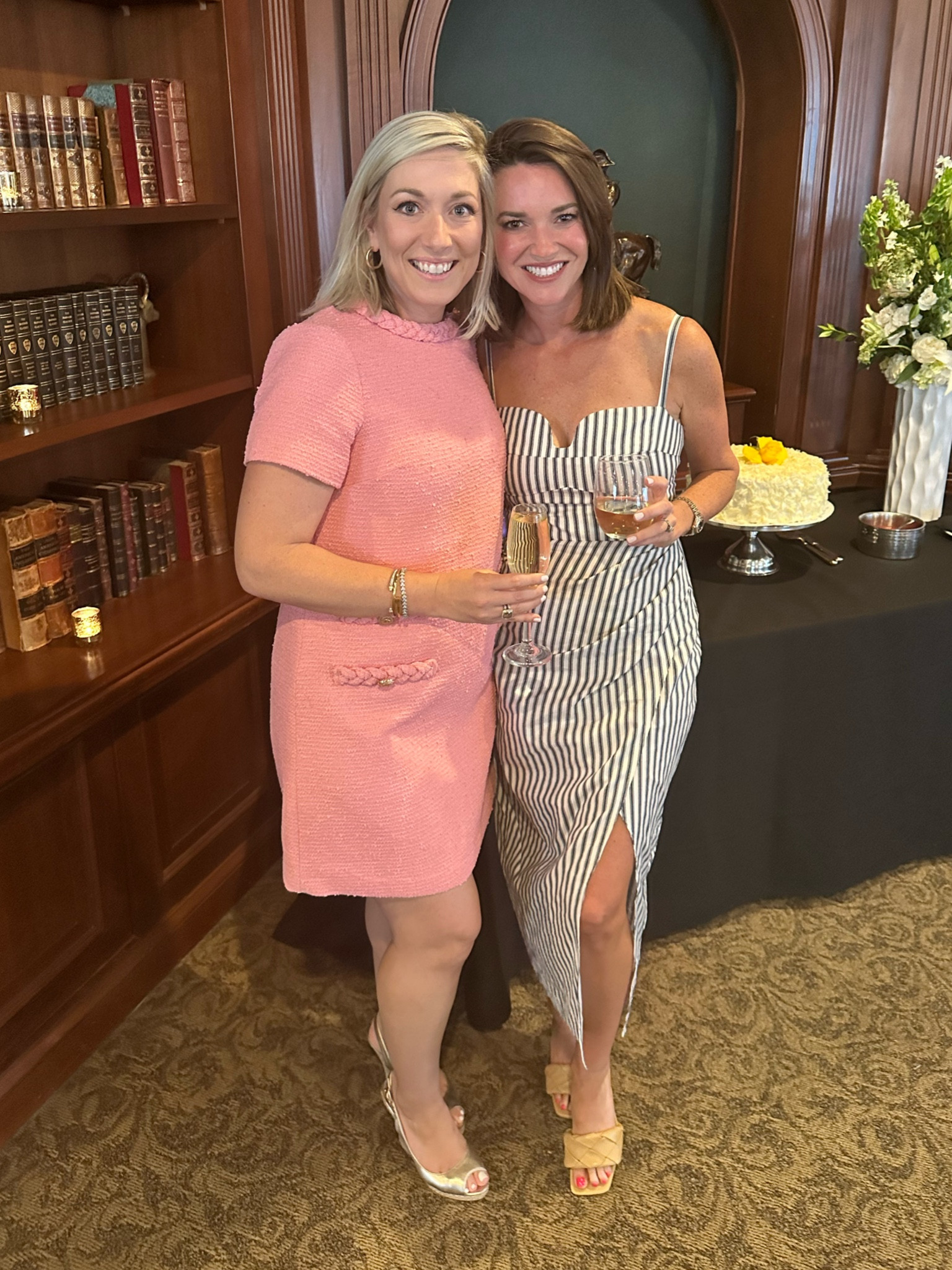 First Tuckernuck dress did not disappoint. Obsessed with all things tweed right now. This dress comes is so many cookies. Perfect for work! 

#LTKworkwear #LTKunder100 #LTKFind