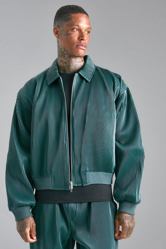 Kastige Harrington-Jacke aus Kunstleder | boohooMAN (DE, IE & UK)