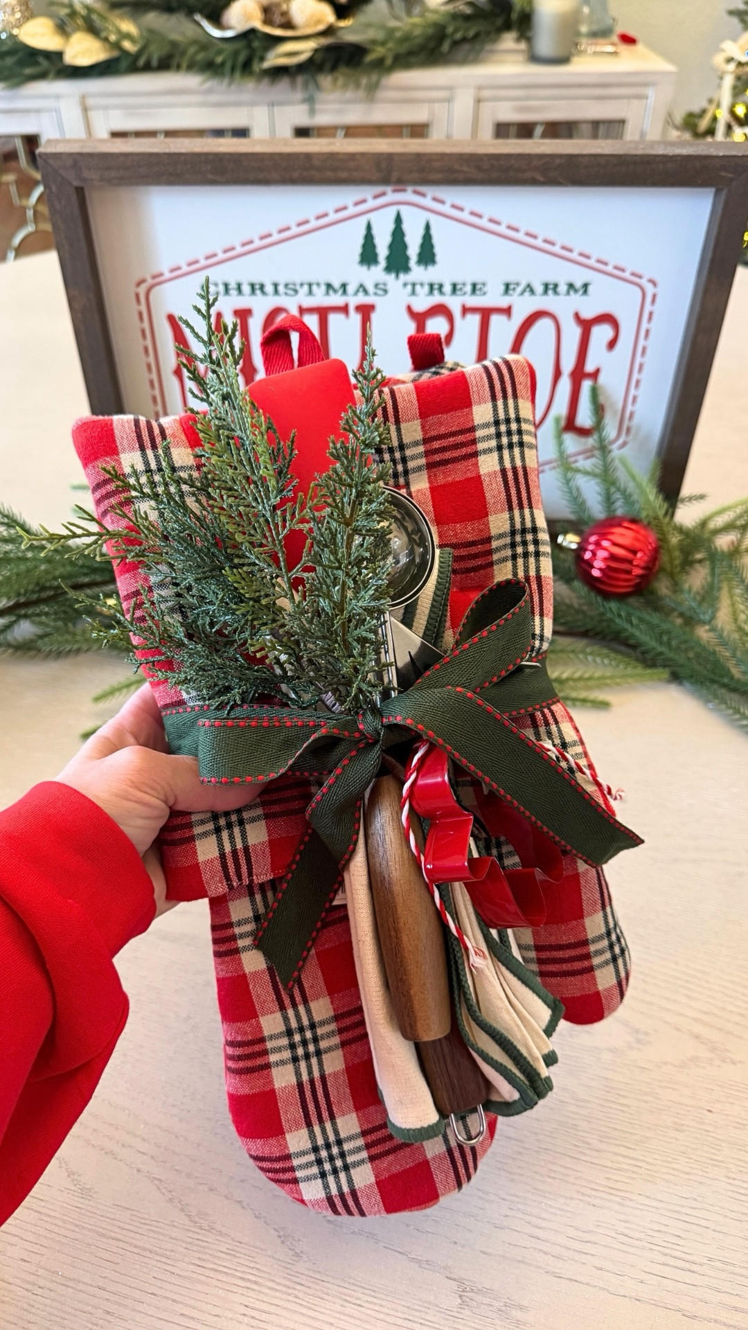 This cozy kitchen gift comes together so simply — a cute oven mitt set paired with a baking bundle, tied with ribbon and finished with a gingerbread cookie cutter for a little extra pizzazz.

#hostessgift
#christmashostessgift
#holidayhostess
#holidaygiftideas
#easygiftideas
#lastminutegifts
#christmasgifting
#giftinspo
#holidayentertaining
#festivefinds

#LTKSeasonal #LTKGiftGuide #LTKHoliday
