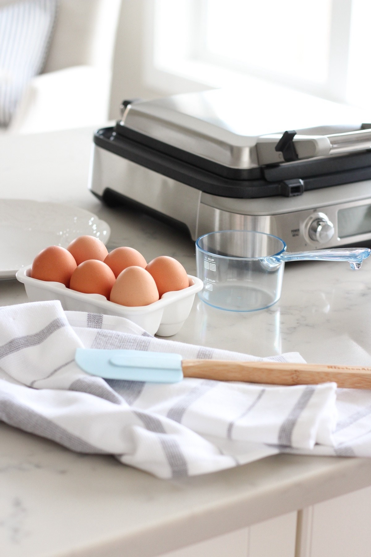Make every breakfast feel special—this Breville waffle maker whips up golden, fluffy waffles in no time with very easy cleanup. A must-have for weekend brunch lovers!

#LTKParties #LTKFamily #LTKHome