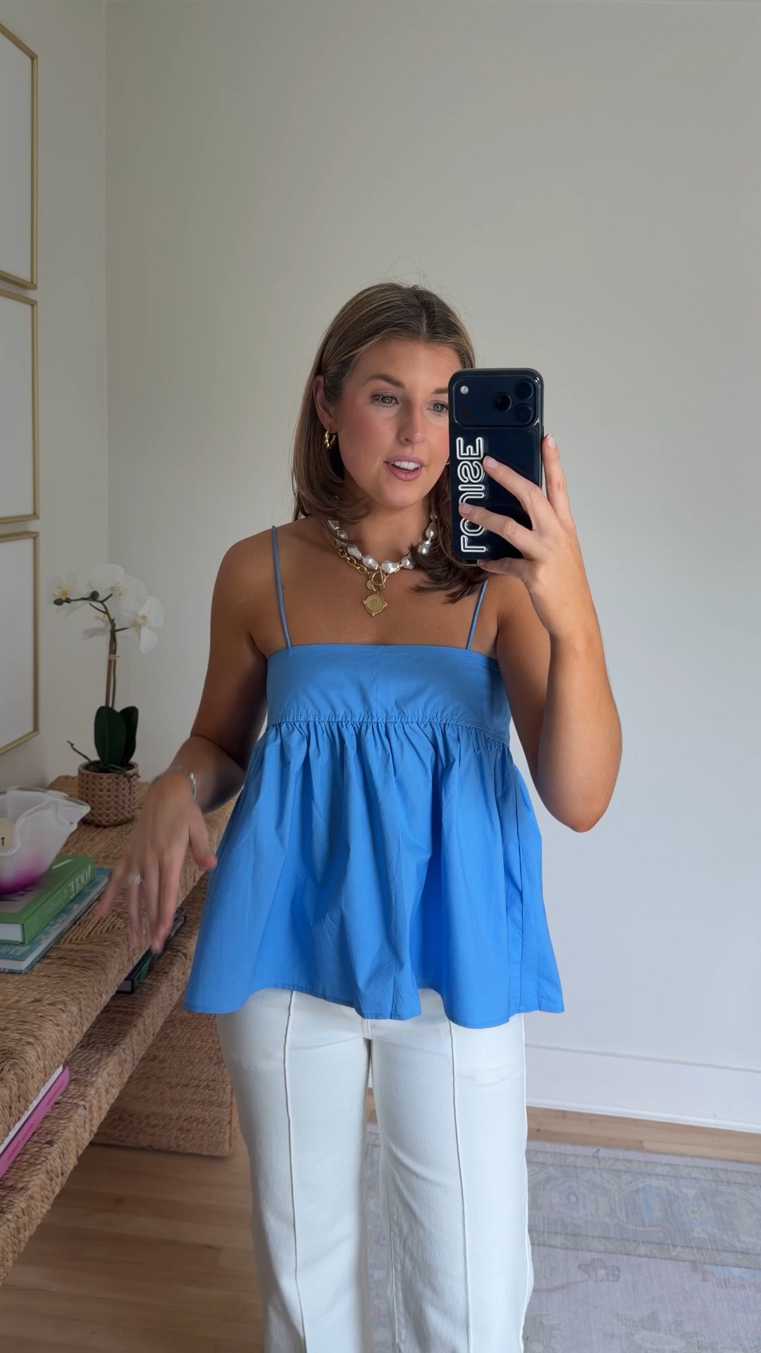 Summer outfit idea! Wearing a S in top and 26 in jeans