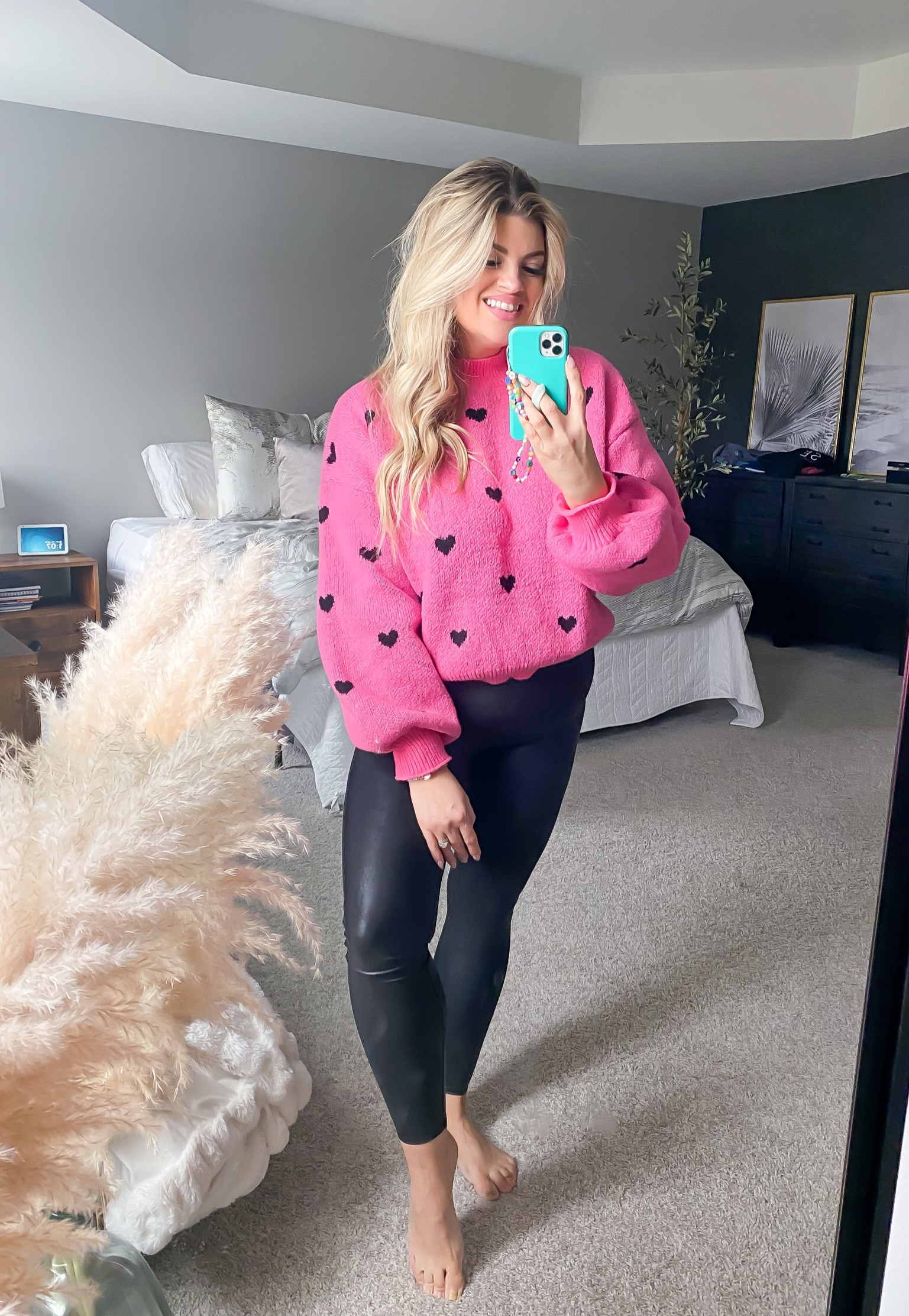 Valentine’s Day looks comin in hot! 💕 

#spanx #heartsweater #valentinesdaylooks #galentinesday #vday #hearts

#LTKunder50 #LTKstyletip