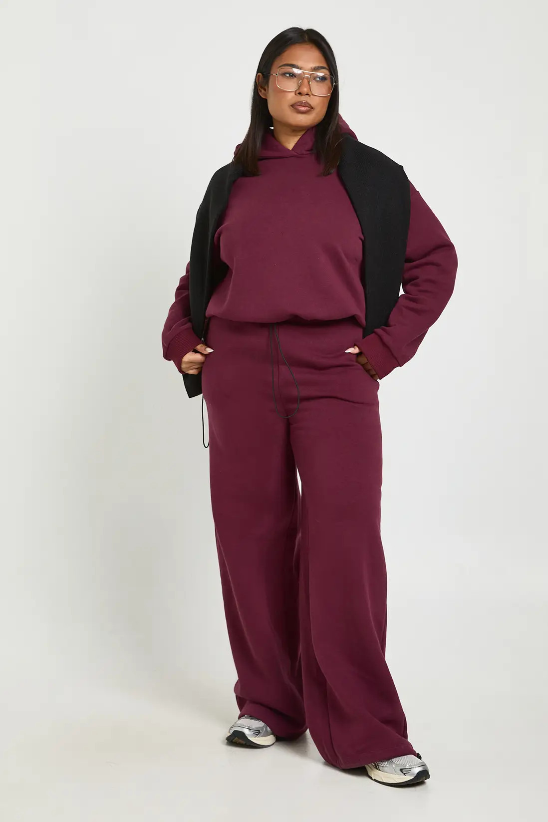Berry boohoo Plus Toggle Wide Leg Joggers | PrettyLittleThing USA | PrettyLittleThing US