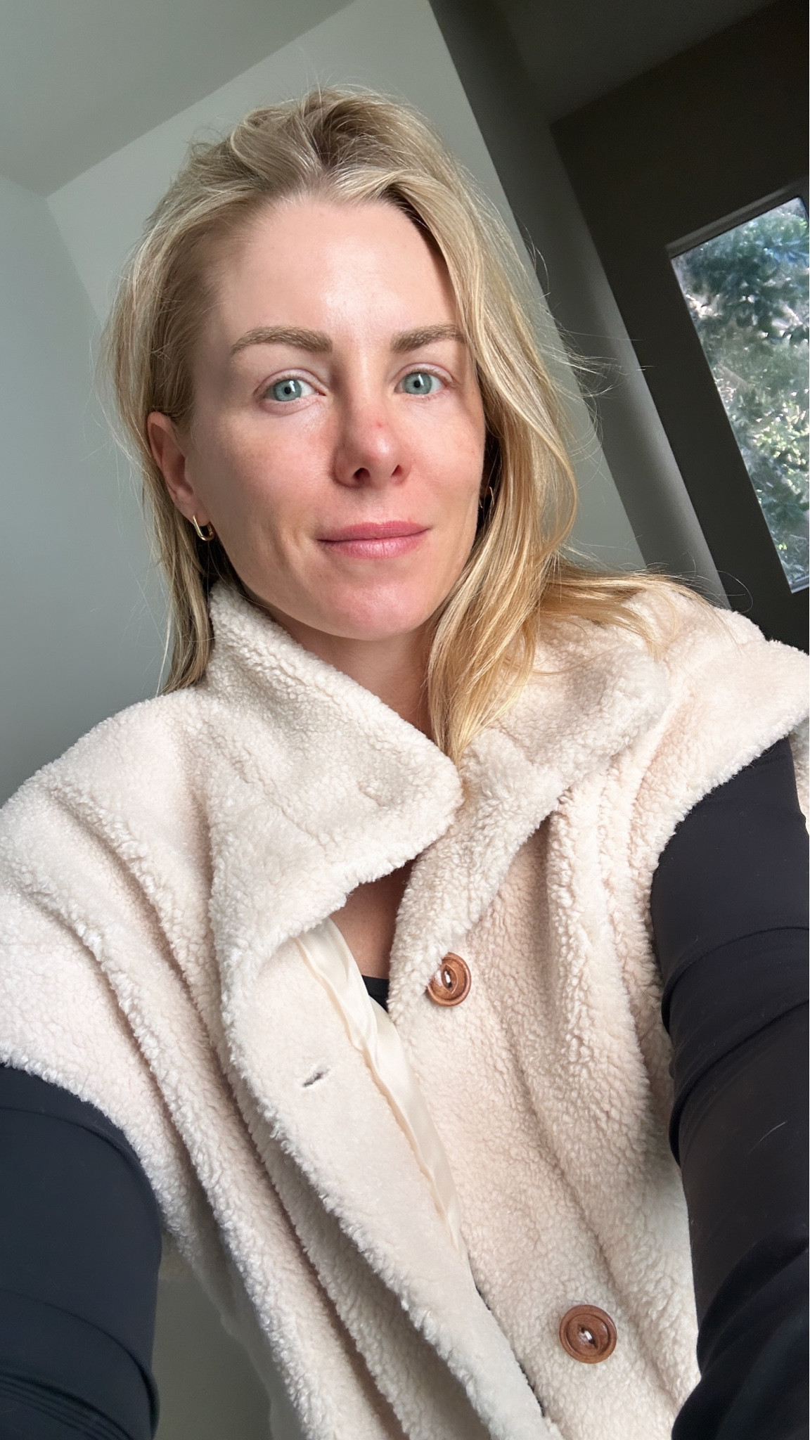 Should I keep this new cozy vest?! It was 20% off on Amazon! I’m wearing a size small. It comes oversized. 