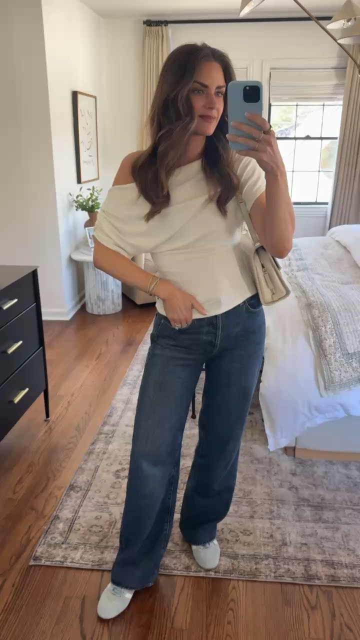 OOTD - errands vlog✨
Top - small
Jeans - 25

Code: ALOPROFILE for Dibs Beauty


#LTKvlog #LTKmomlife #LTKdayinmylife