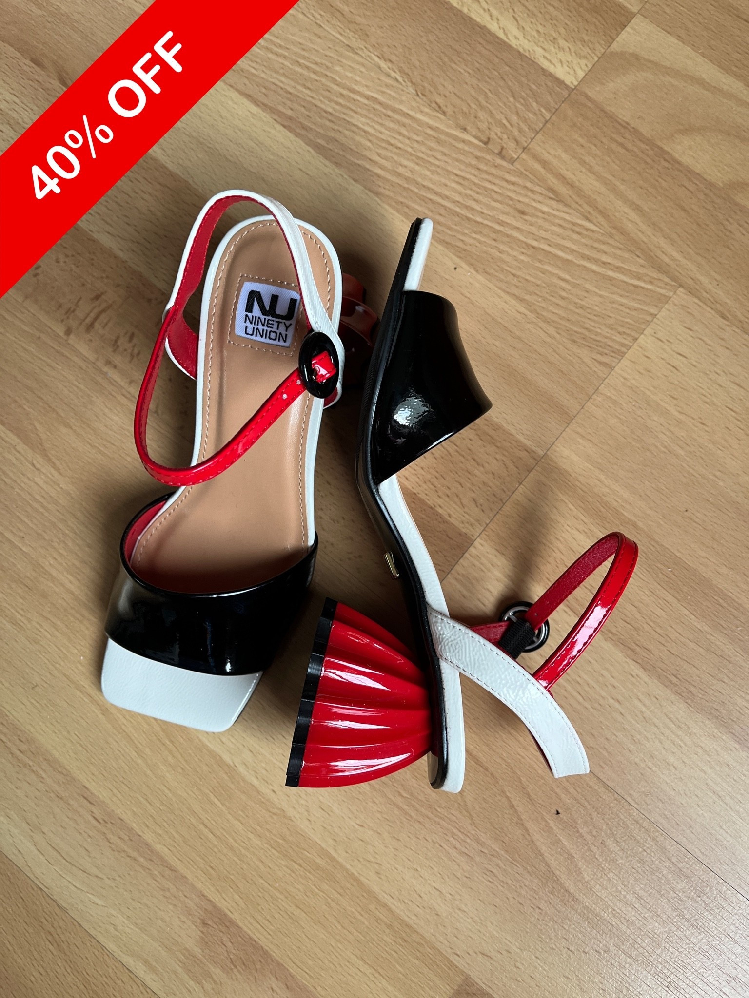 ‼️SALE at DSW ‼️ 40% off all Sandals !!! Best deal all year !!

#LTKgrwm #LTKSaleAlert #LTKSeasonal