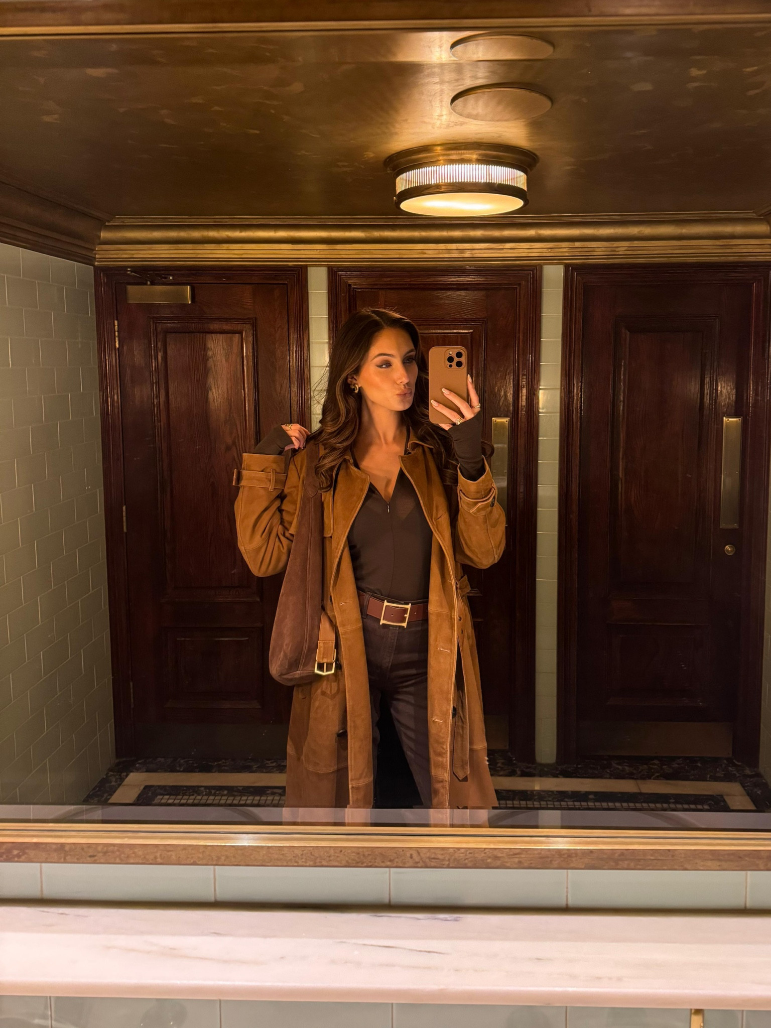 Casual chocolate look for an autumn day out in the city 🌆🍂 suede trench coat, brown jumper from Cos and jeans from Abercrombie, styled with brown accessories 

#LTKautumn #FashionMonth

#LTKstyletip