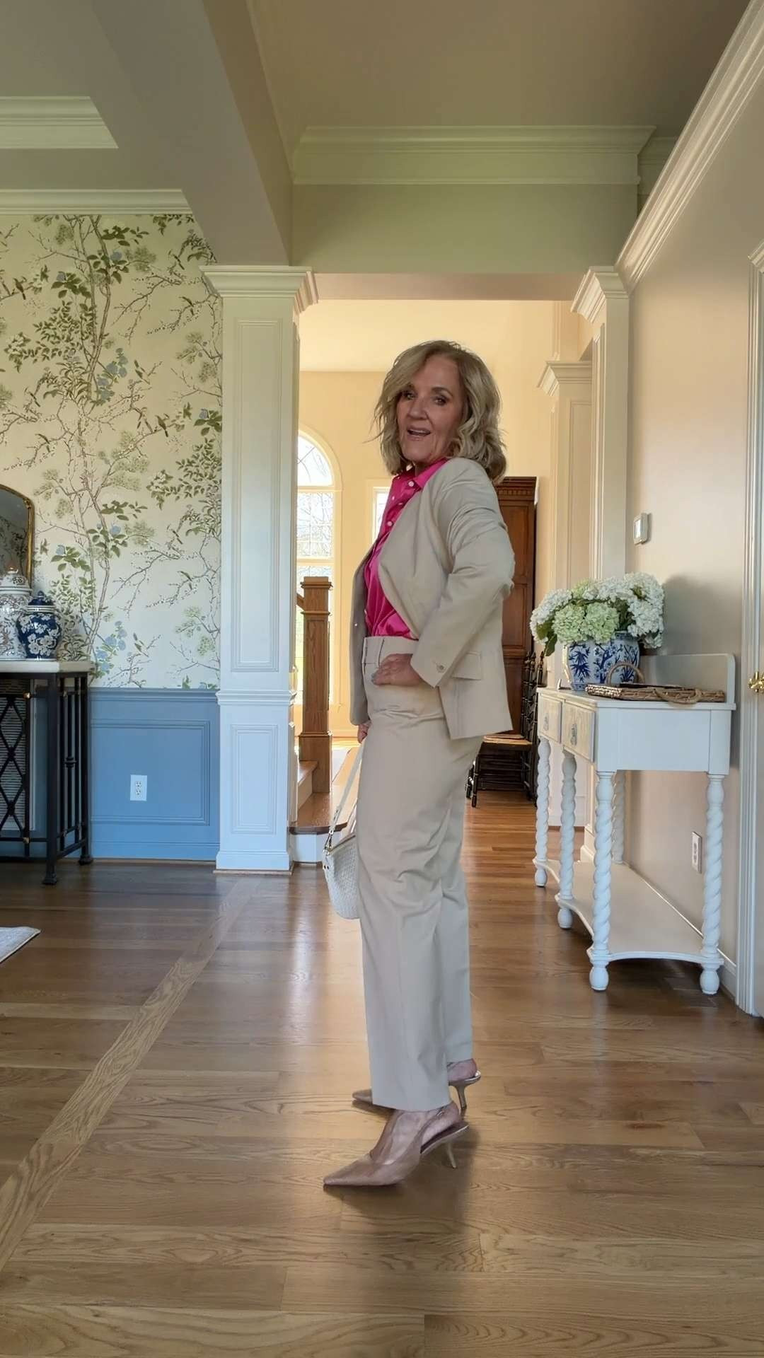 The straight-leg pants are such a great middle ground, not too skinny and not too wide. They create a clean, streamlined silhouette that works beautifully for the office, meetings, special events, or anytime you want to look put together. 🫶🏻 

 #LTKootd #LTKSeasonal #LTKSaleAlert