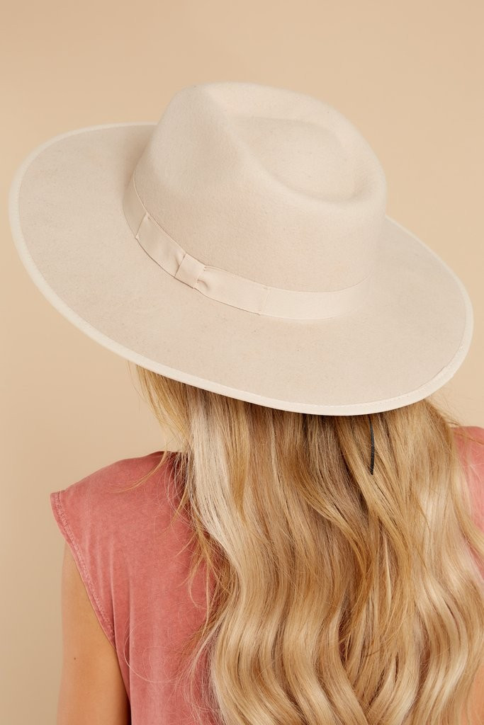 Under Cover Cream Hat | Red Dress 