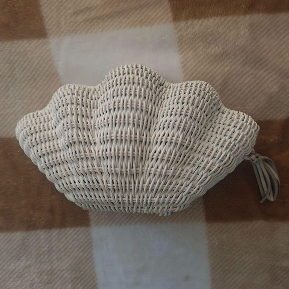 Kayu Shell-Shaped Woven Clutch | Poshmark