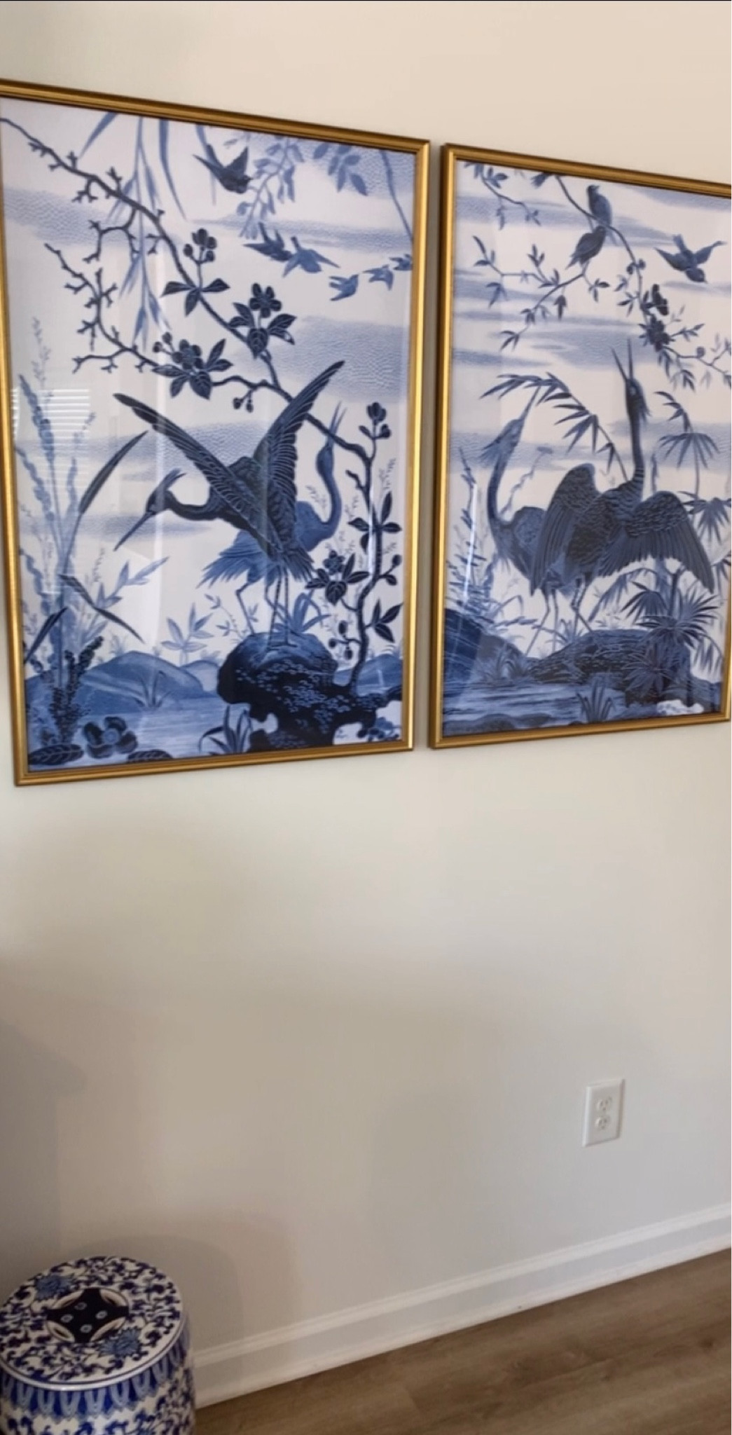 Decorate my tv wall with me✨




#grandmillenial #livingroom #chinoiserie #wallpanels #stool 

#LTKFind #LTKhome #LTKstyletip