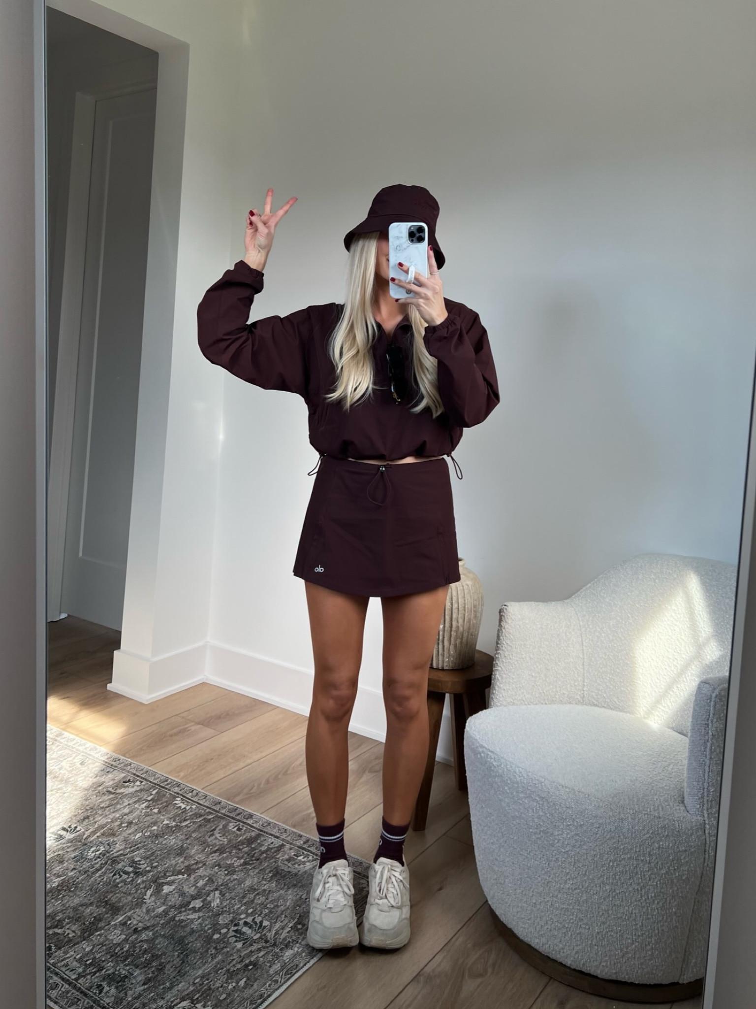 Head to toe in my latest color crush! Wearing a small in top & bottom! #alopartner @aloyoga #alo #aloyoga