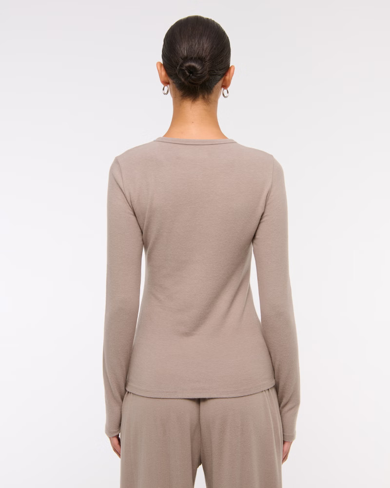 Long-Sleeve Cozy Lounge Knit Tuckable Henley Top | Abercrombie & Fitch (US)