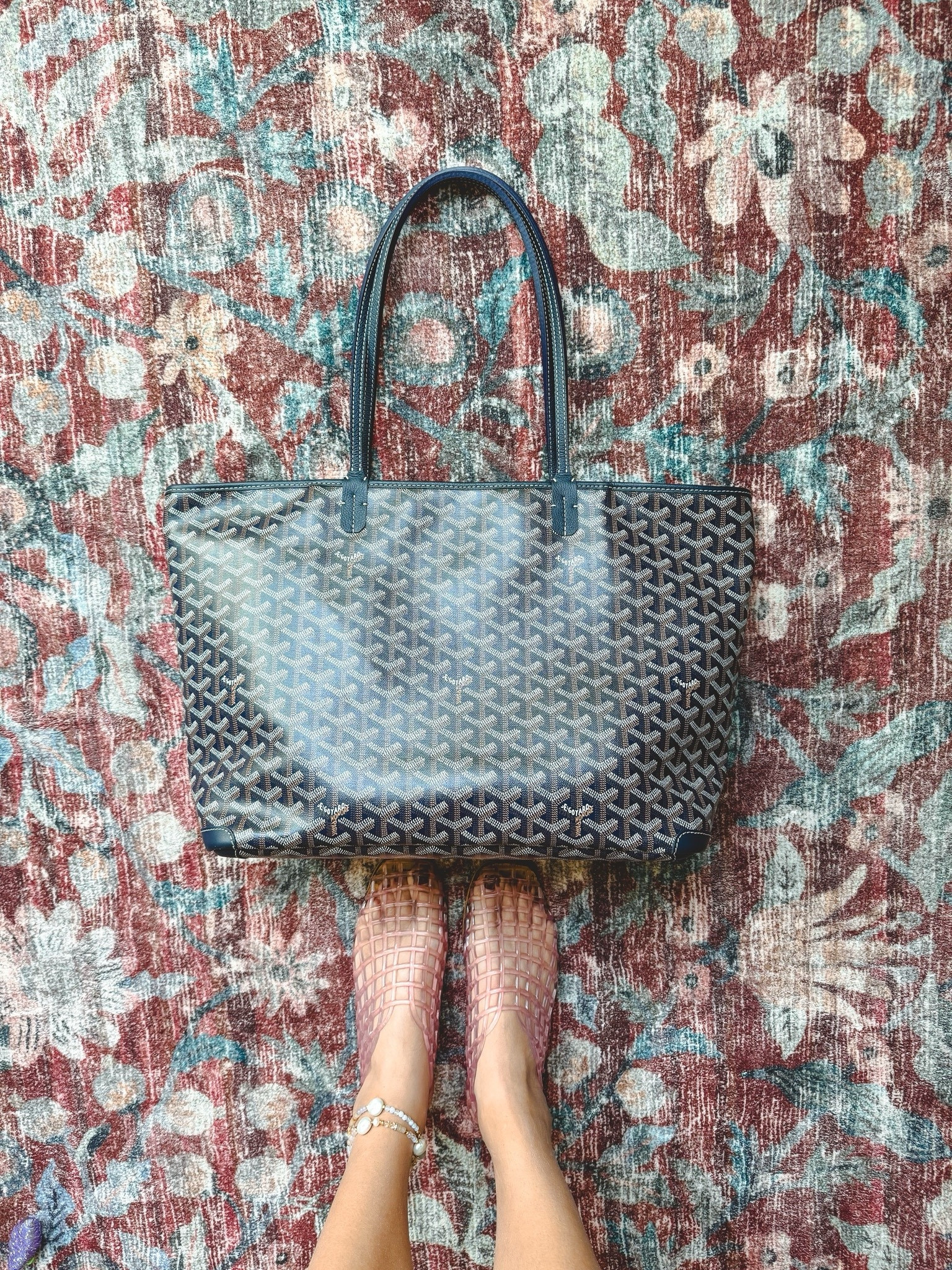 Okay I am officially obsessed with jelly flats!!! These are giving the Row but for less! Wearing my normal 7.5 but if I get another color I’ll do an 8 since they just fit.  



#LTKFindsUnder100 #LTKShoeCrush #LTKStyleTip