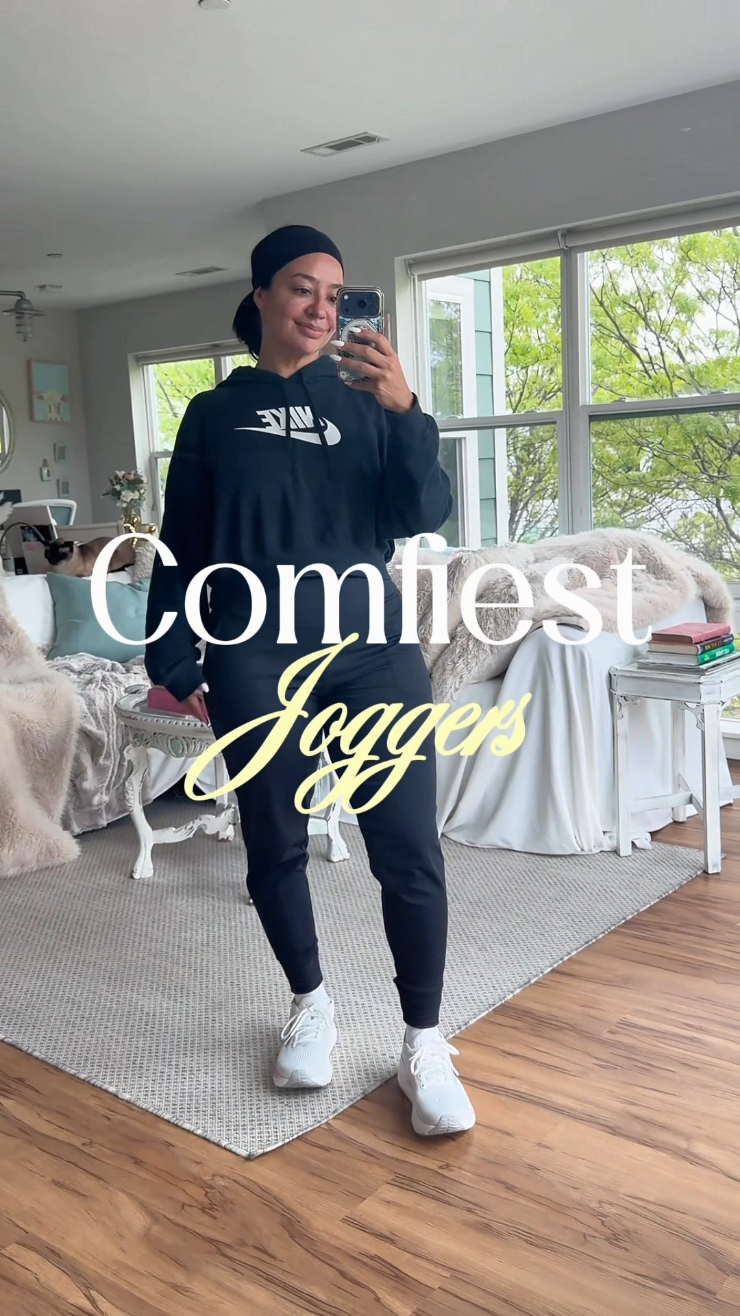World’s comfiest joggers from Halara. Fit true to size and come in multiple colors. Honorable mention to my Brooks sneakers which are also the world’s best running shoes. 👟 

gym outfit
workout outfits 
athleisure

#LTKOver40 #LTKPetite #LTKActive