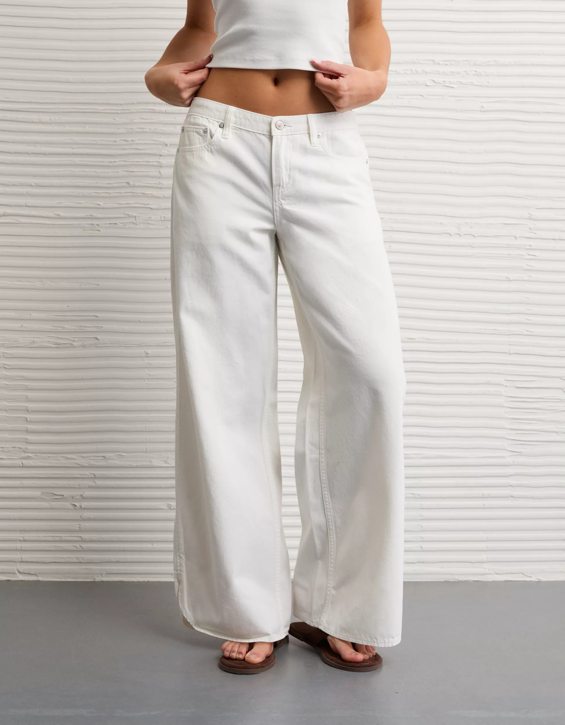 AE Low-Rise Beachy Baggy Jean | American Eagle Outfitters (US & CA)